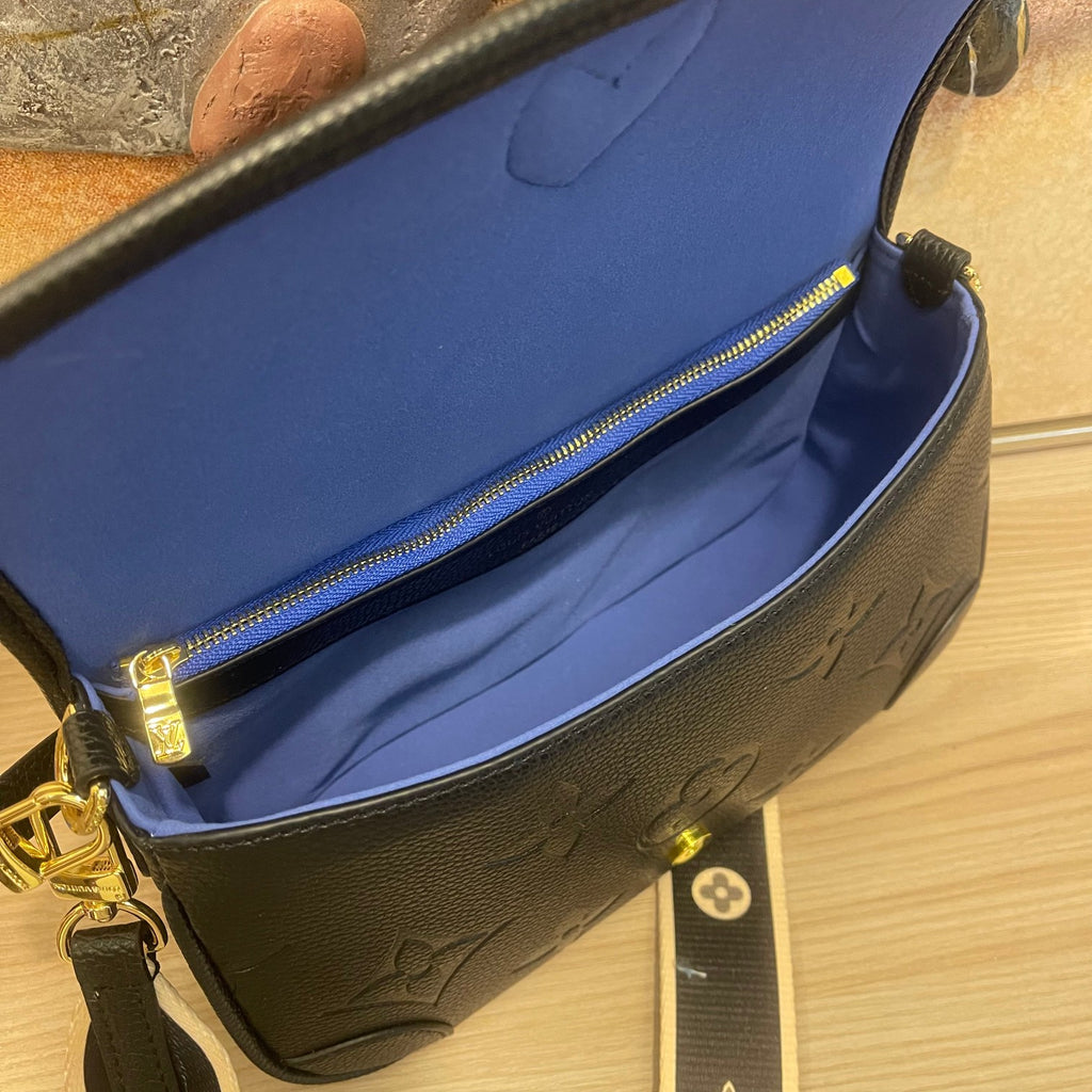 2XE028B Popular leather bag 