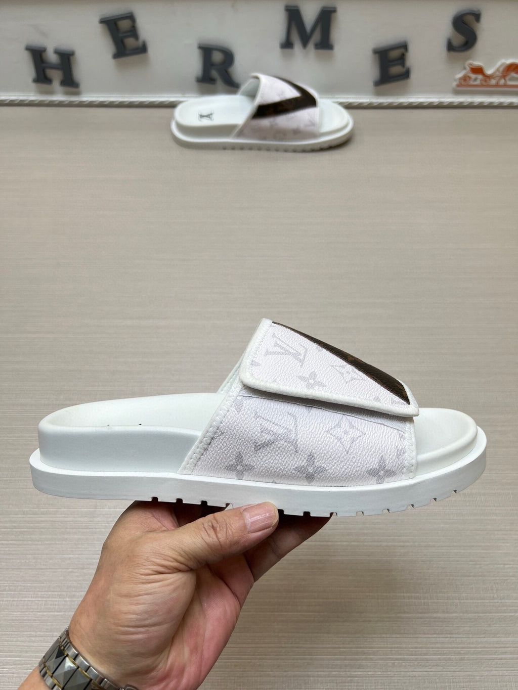 5WE251Z Popular Slippers