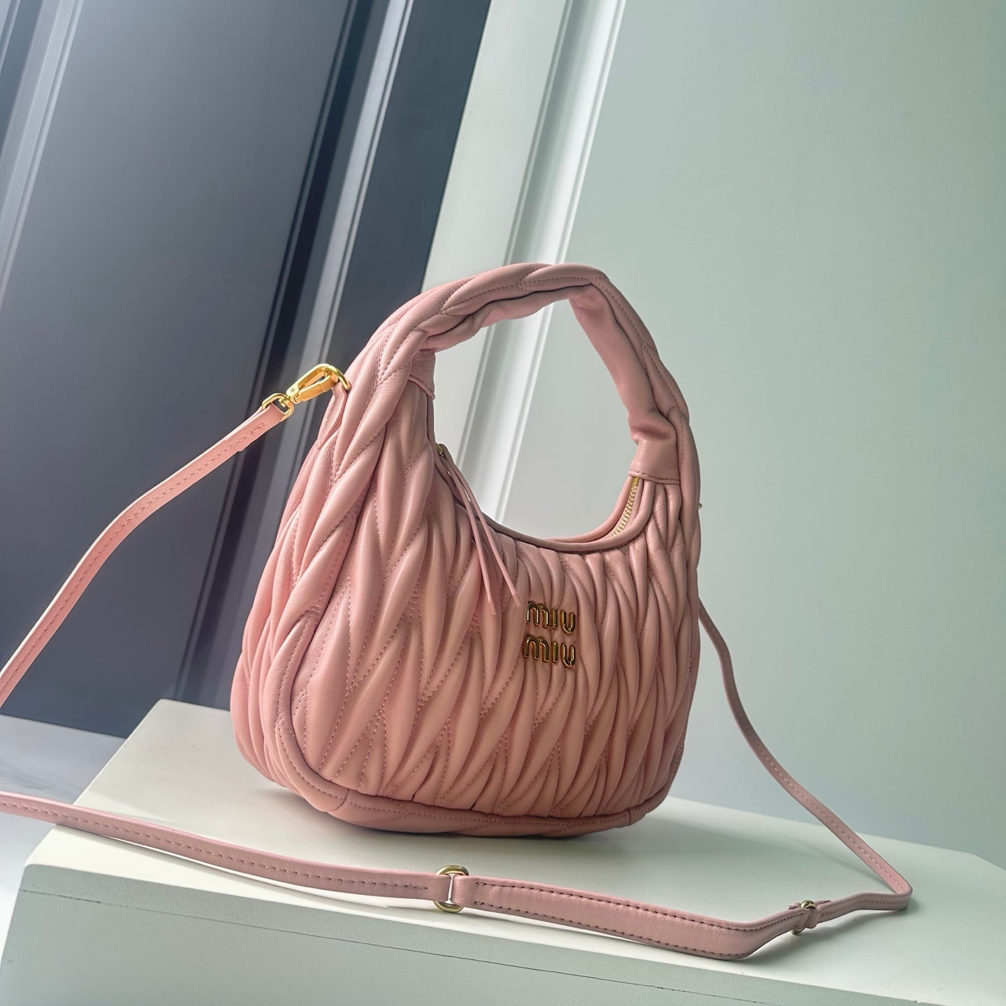 B1P46A122 Popular leather bag（29x24x10cm）