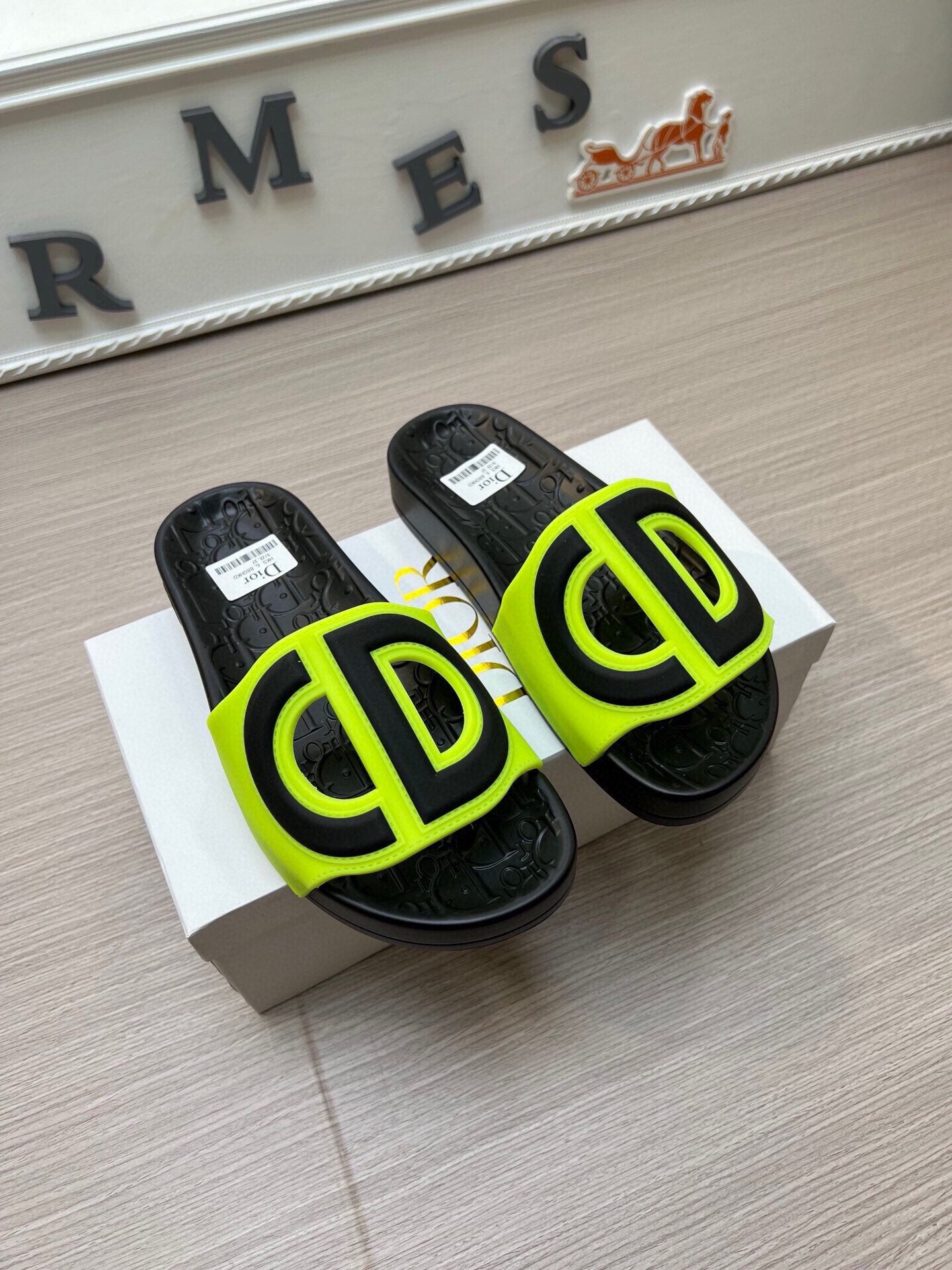 5LD213Z Popular Slippers