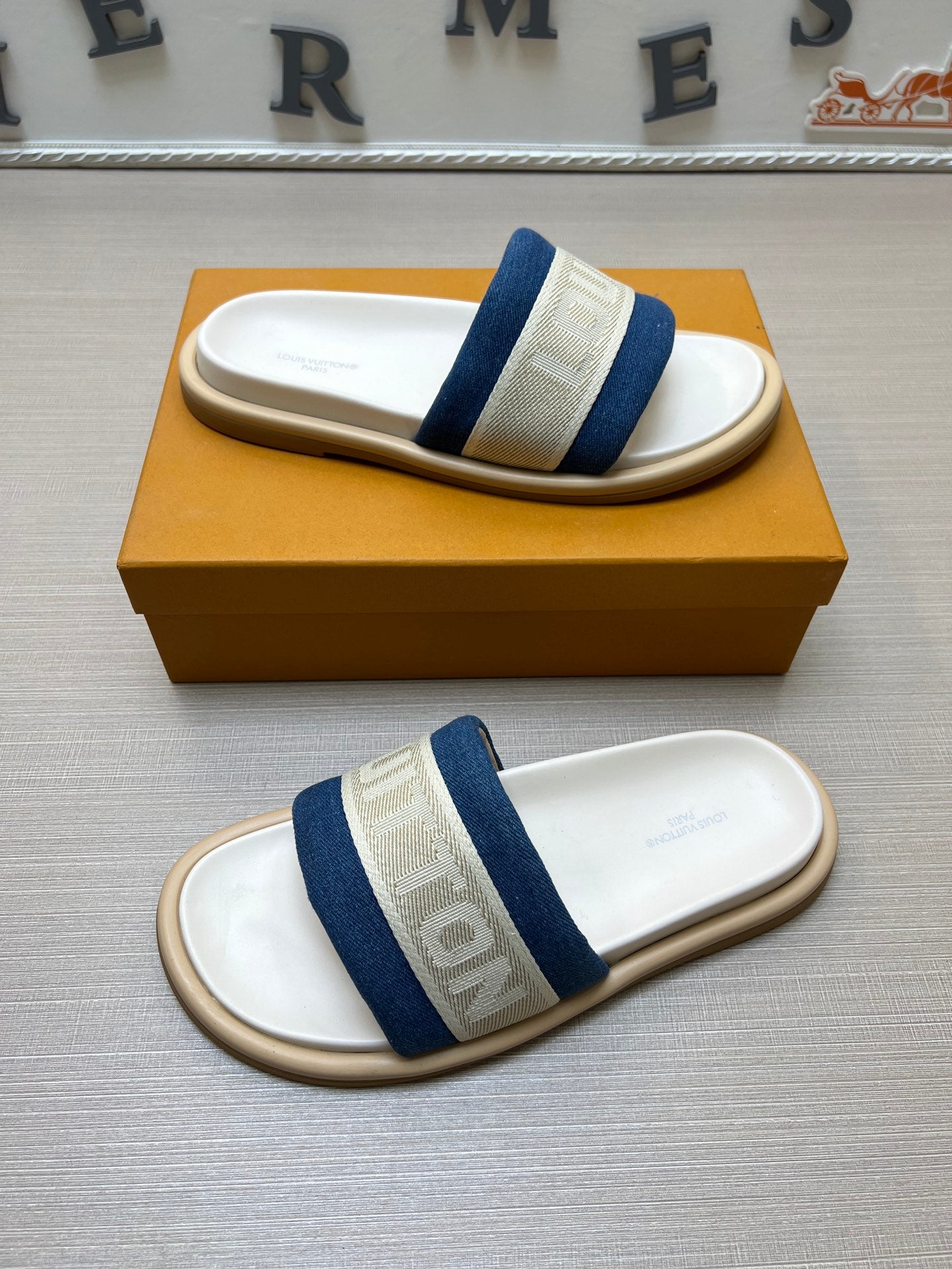 535ZE301Z Popular Slippers