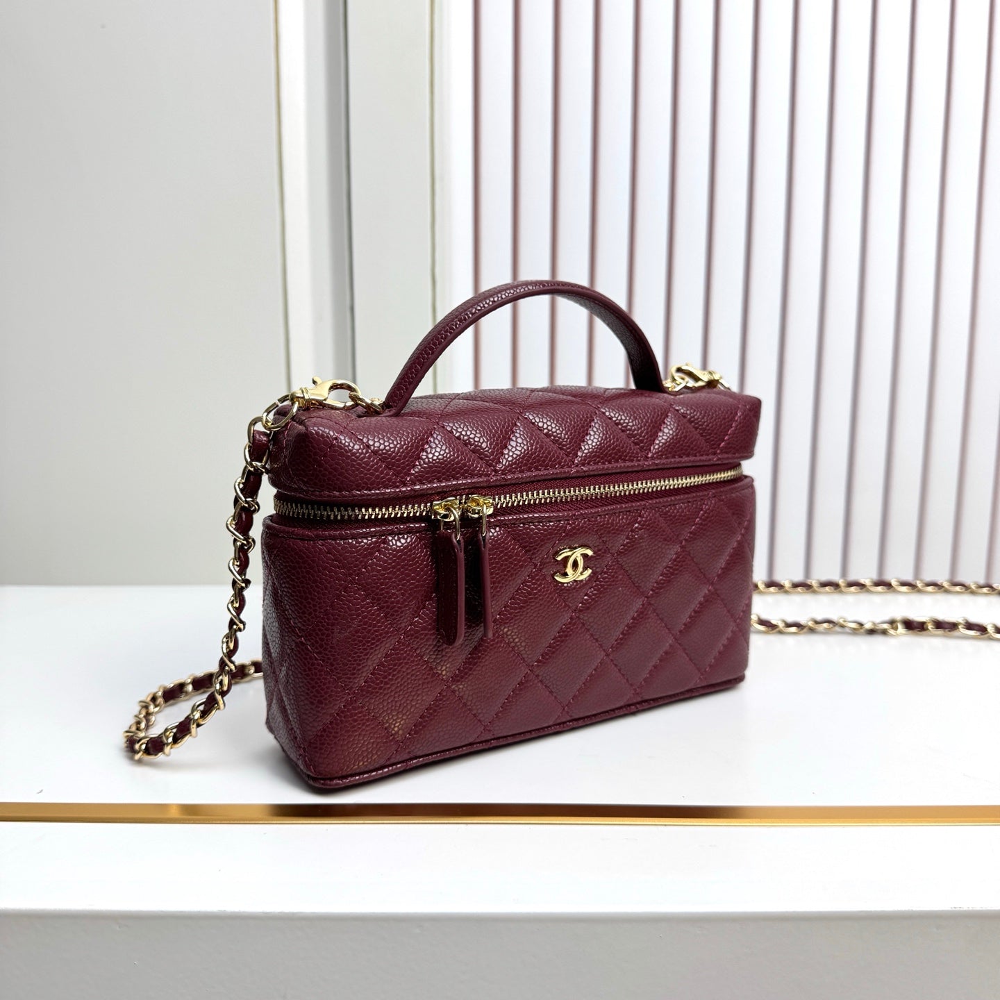 B1X66C19  Popular leather bag