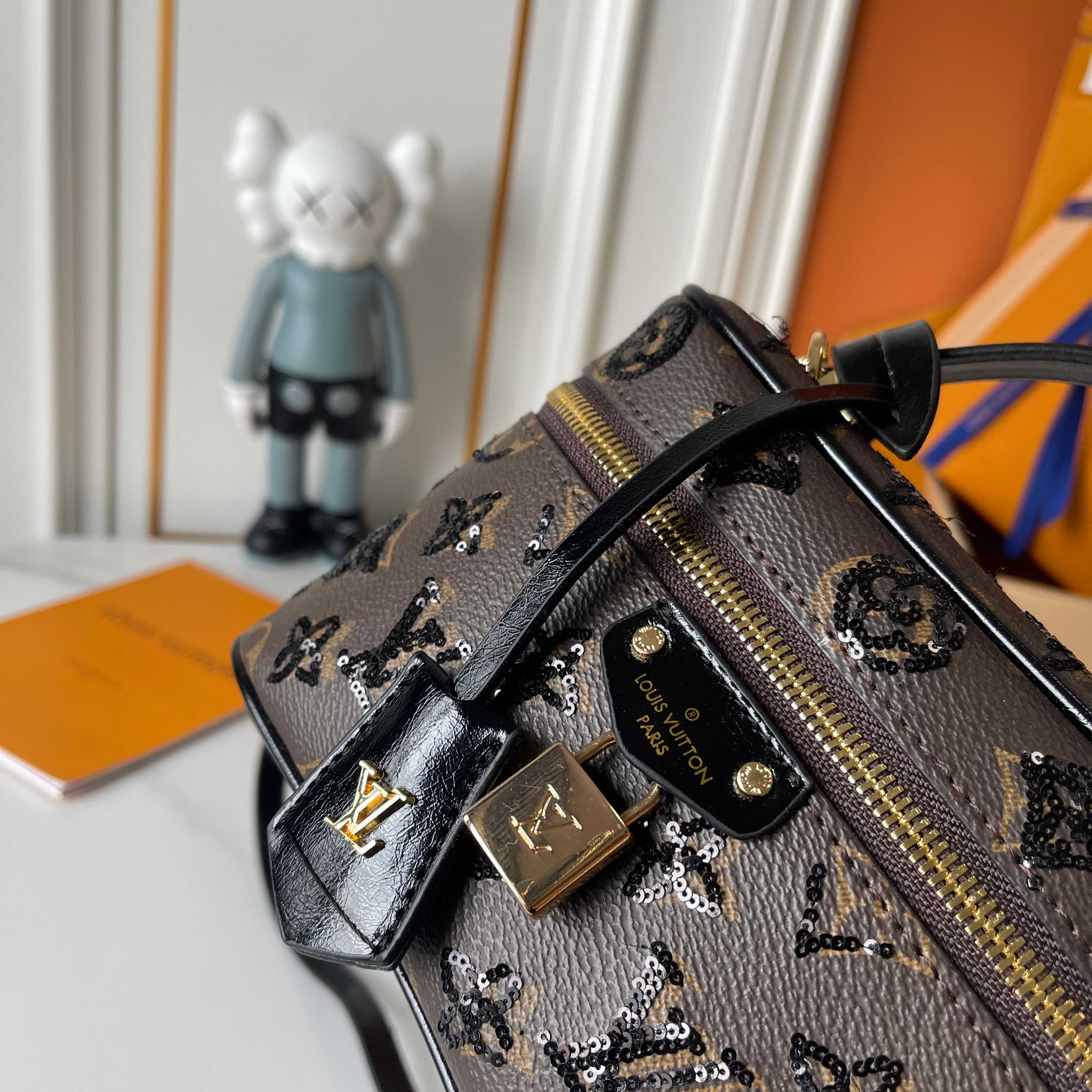 146PE37B Popular leather bag