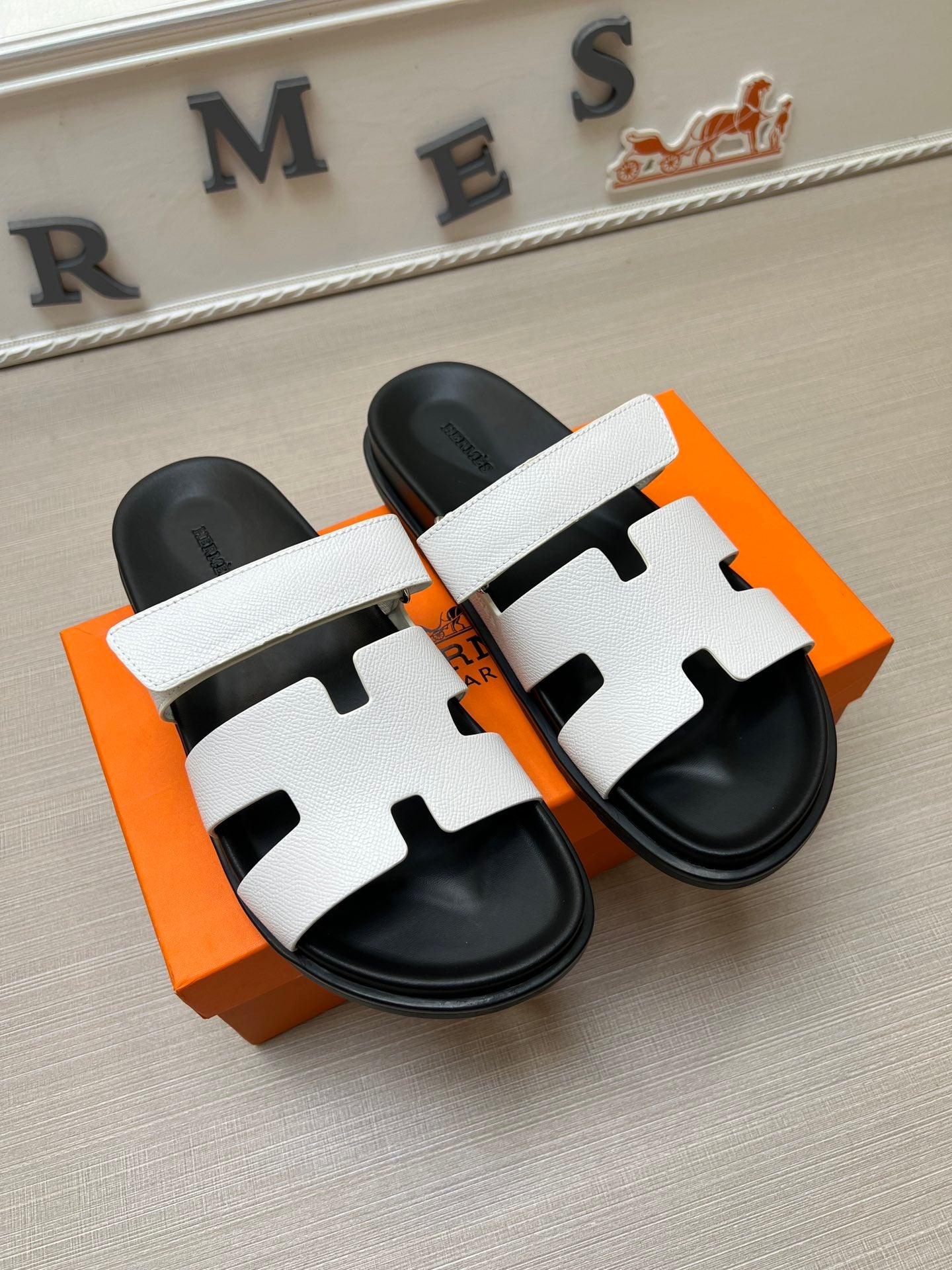 54H1Z Popular slippers