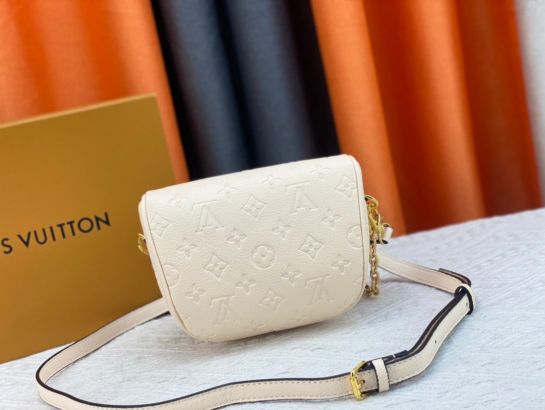 155NE57B Popular  leather bag