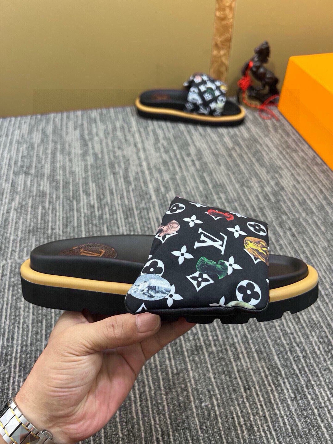5QE12Z Popular Slippers
