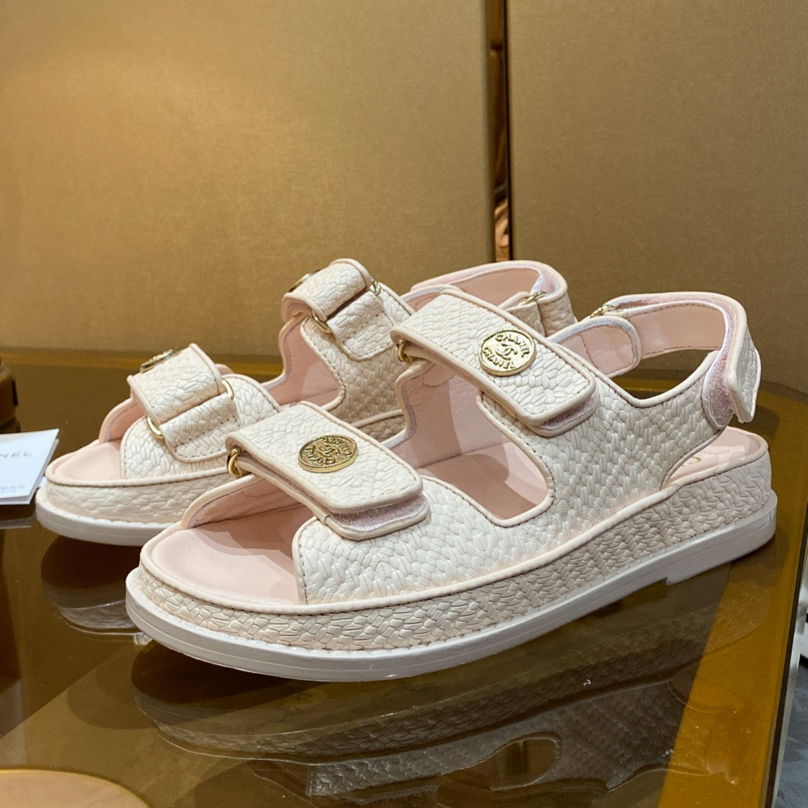 255QC49Z Popular leather shoes
