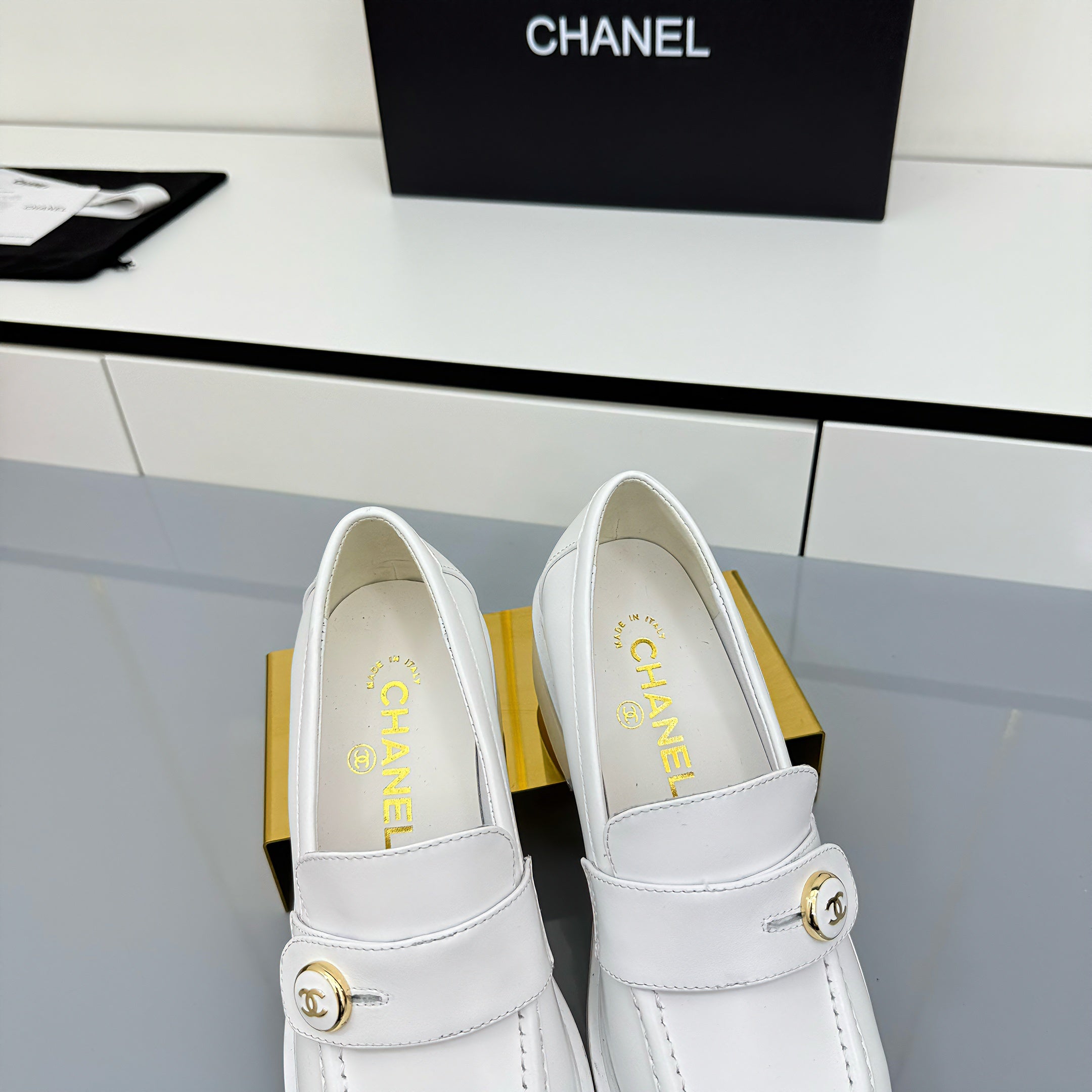 2105QC389Z Popular high-quality leather Shoes