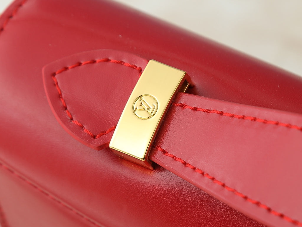 15RE145B Popular leather bag