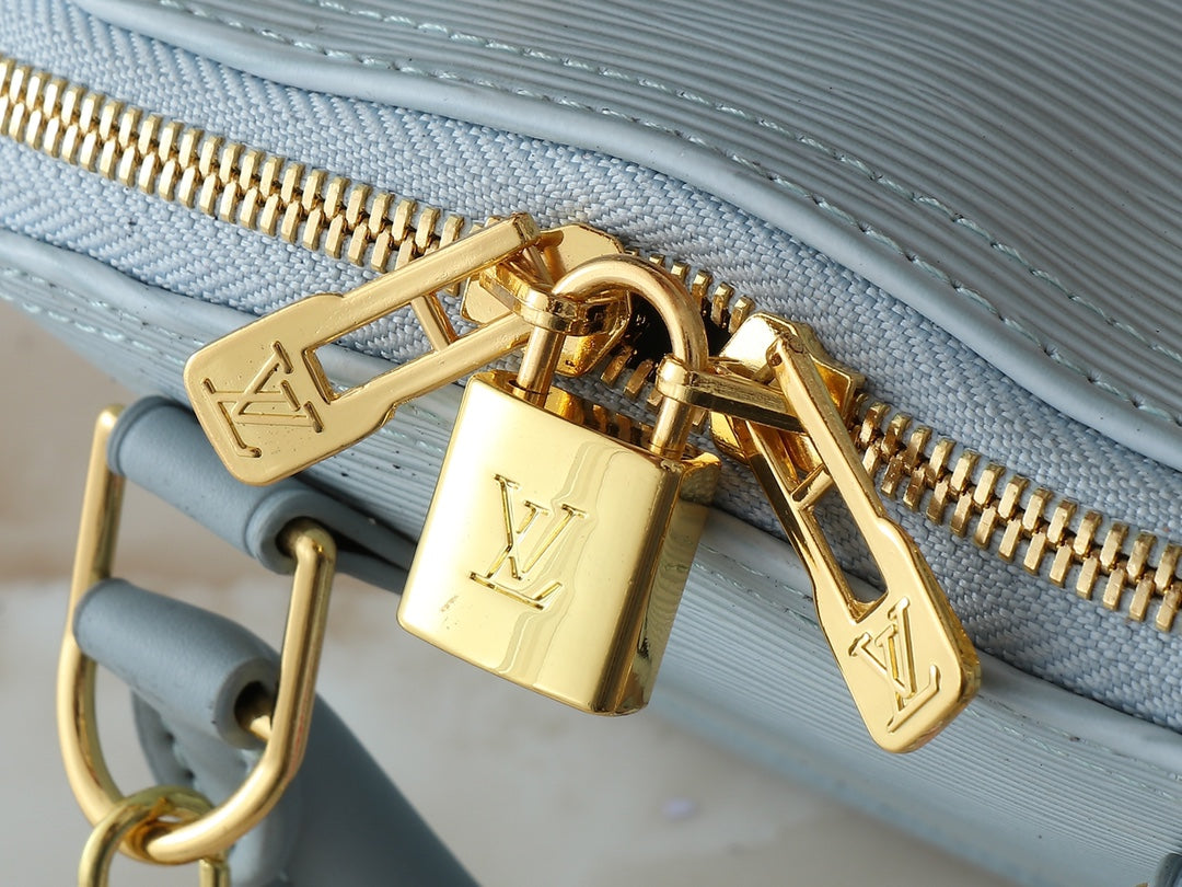 146PE103B Popular leather bag