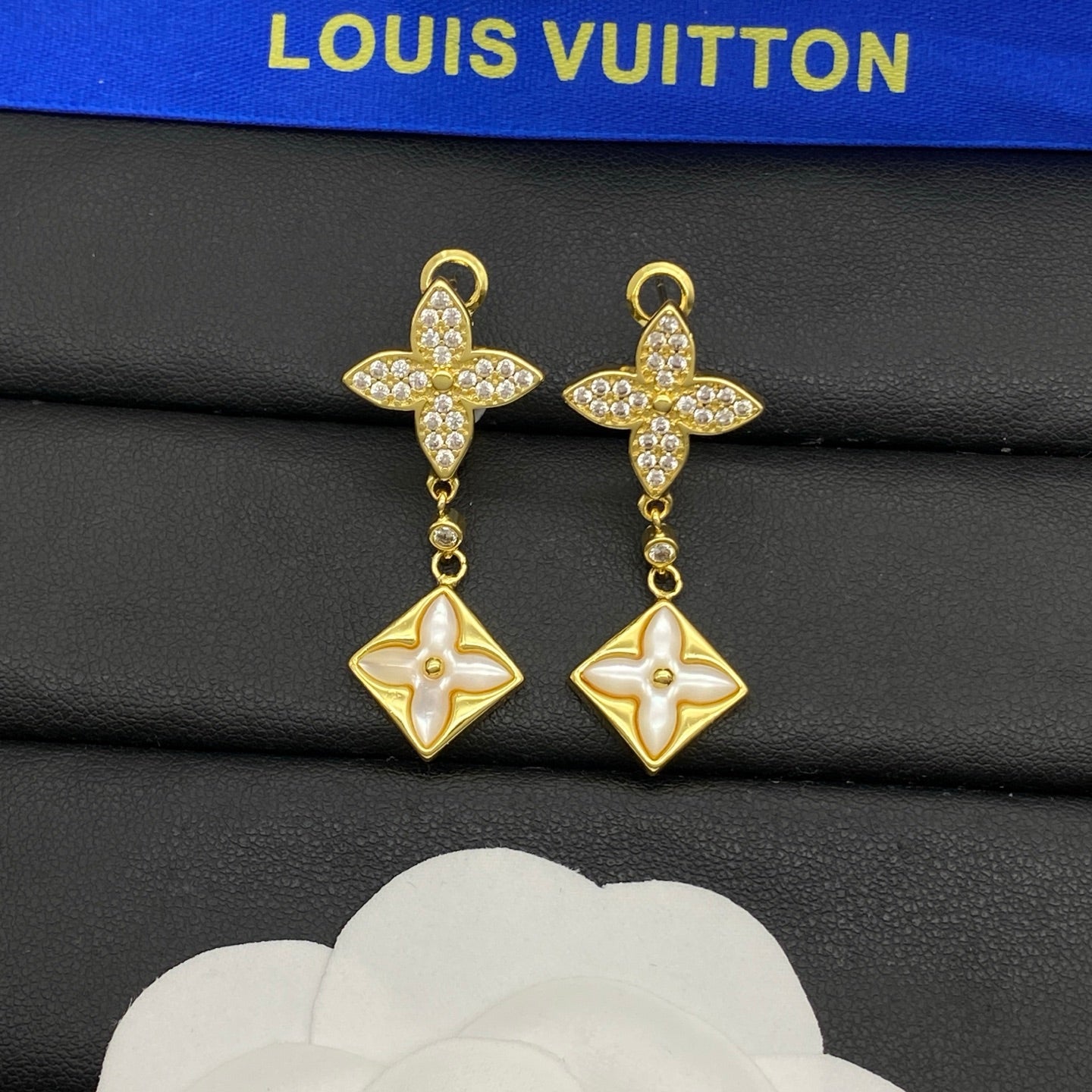 15ZE35E Popular Earrings