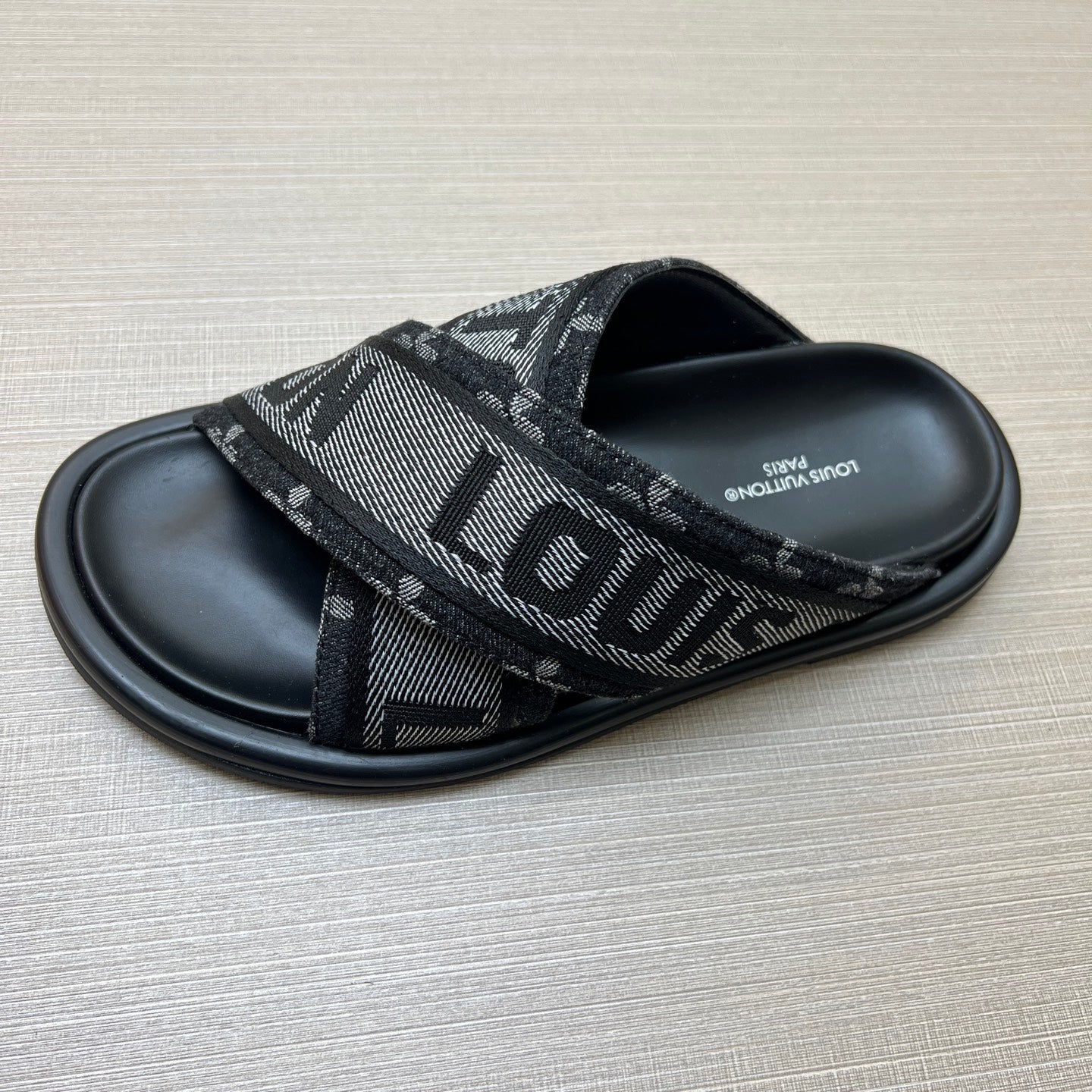 535ZE273Z Popular Slippers