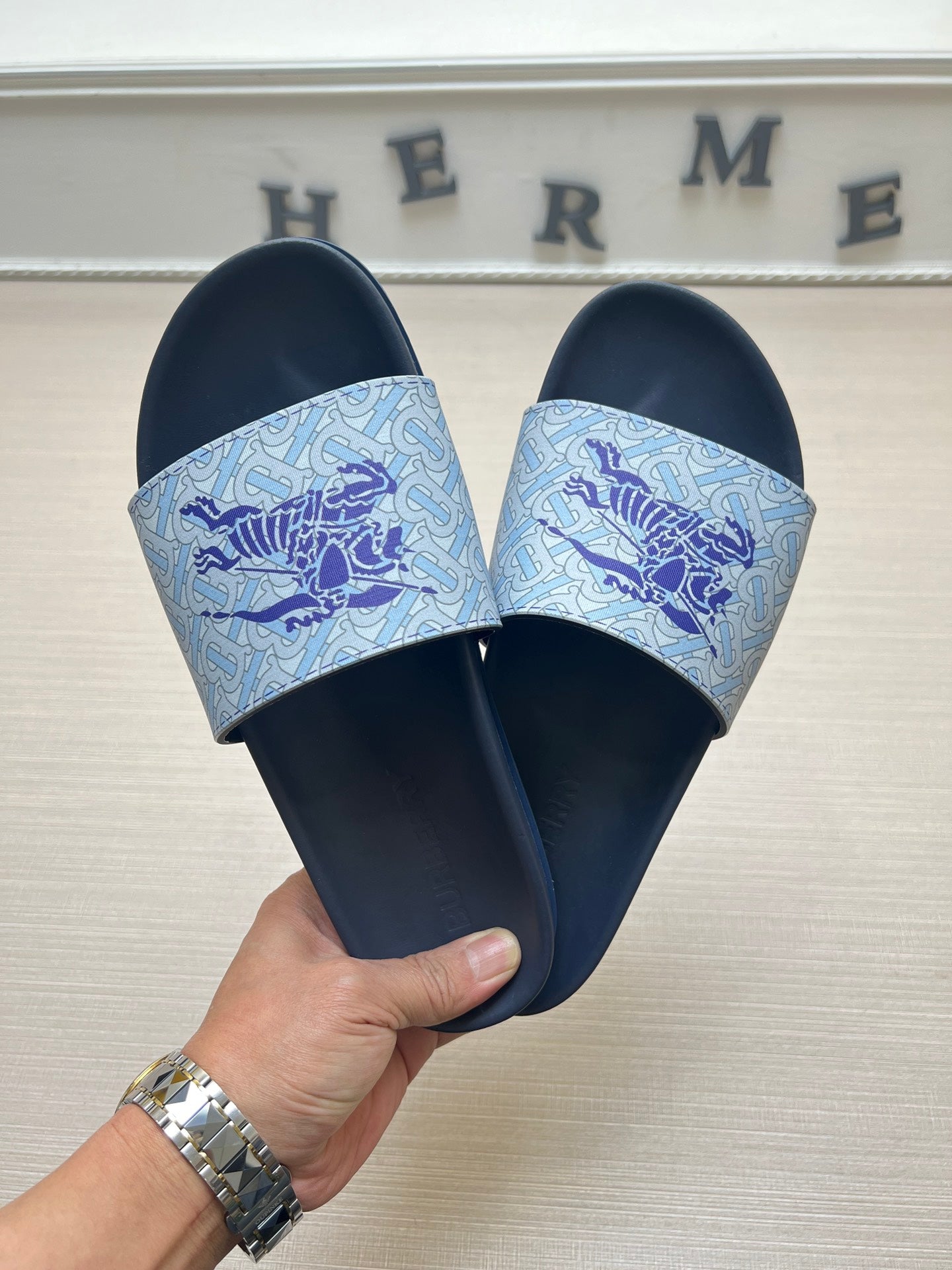 54R119Z Popular slippers