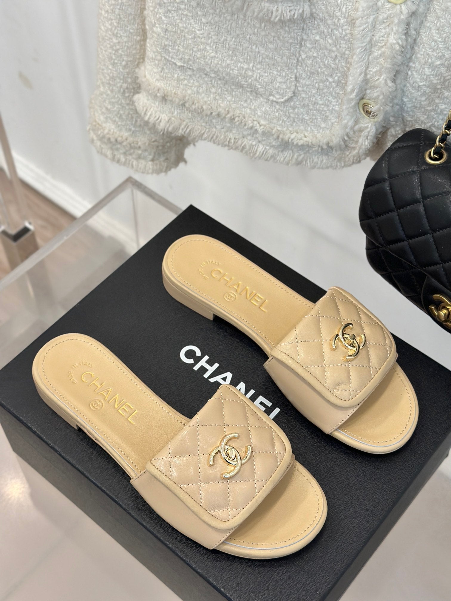1ZC245Z Popular Slippers