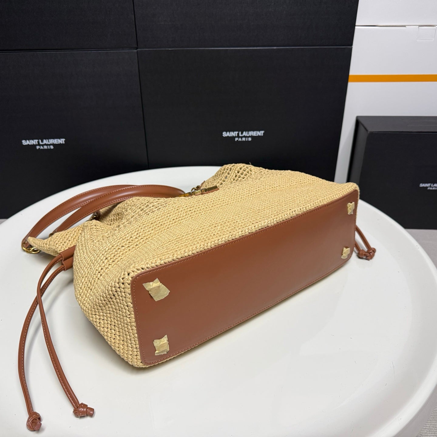 B1X66SL5  Popular woven bag