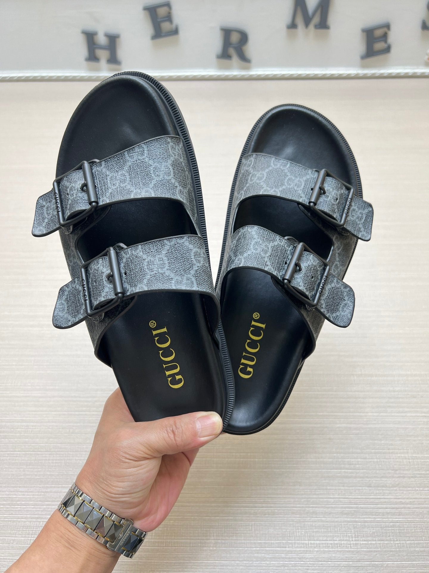54B92Z Popular slippers