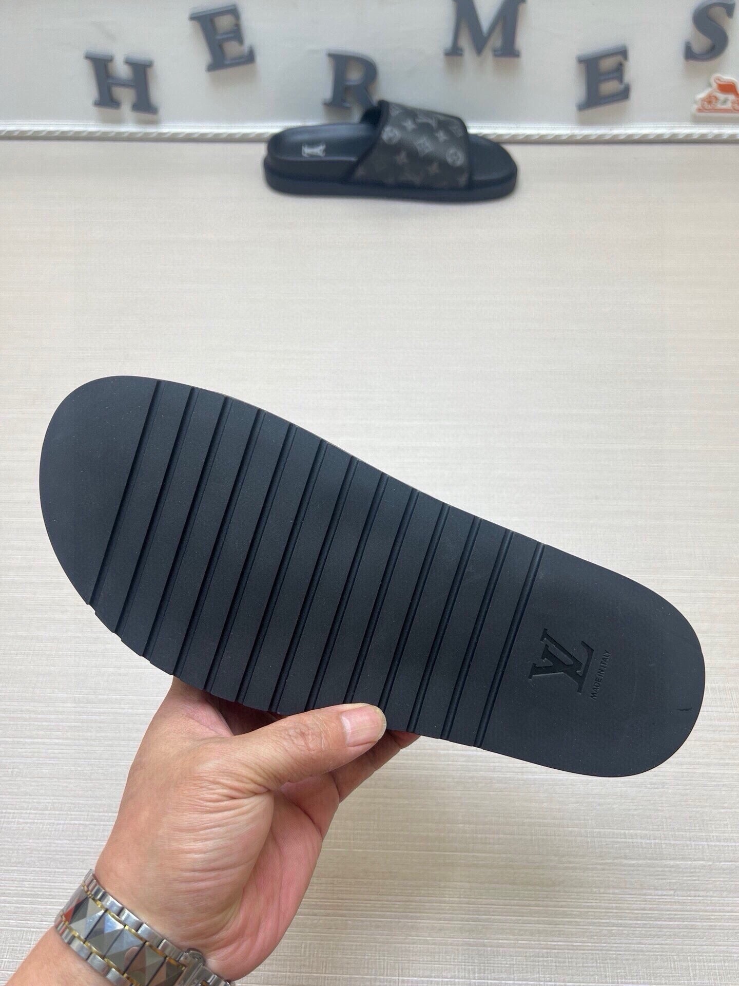 5LE210Z Popular Slippers