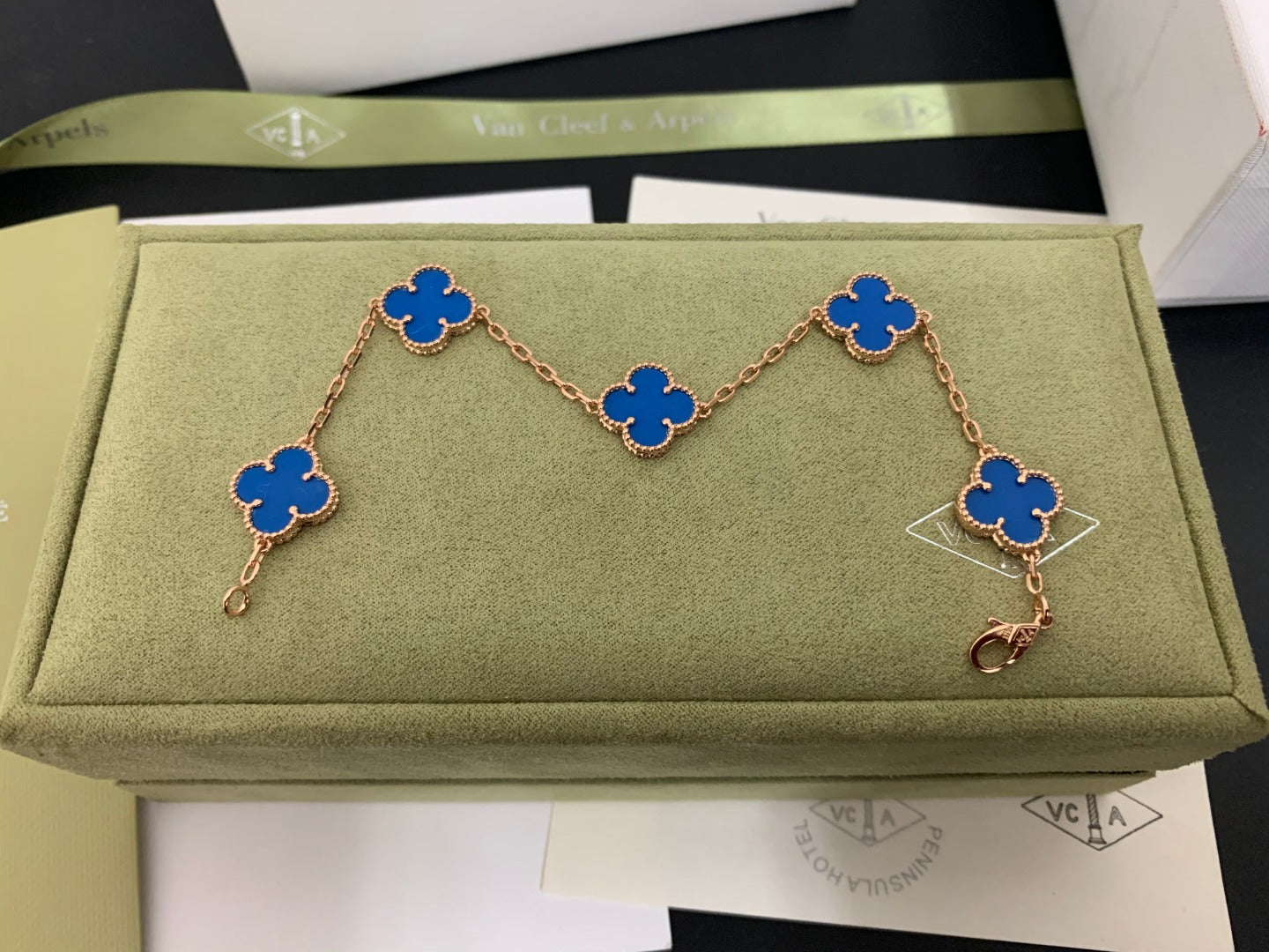5XVA180K  Popular bracelets 5 flowers normal size1.5cm flower