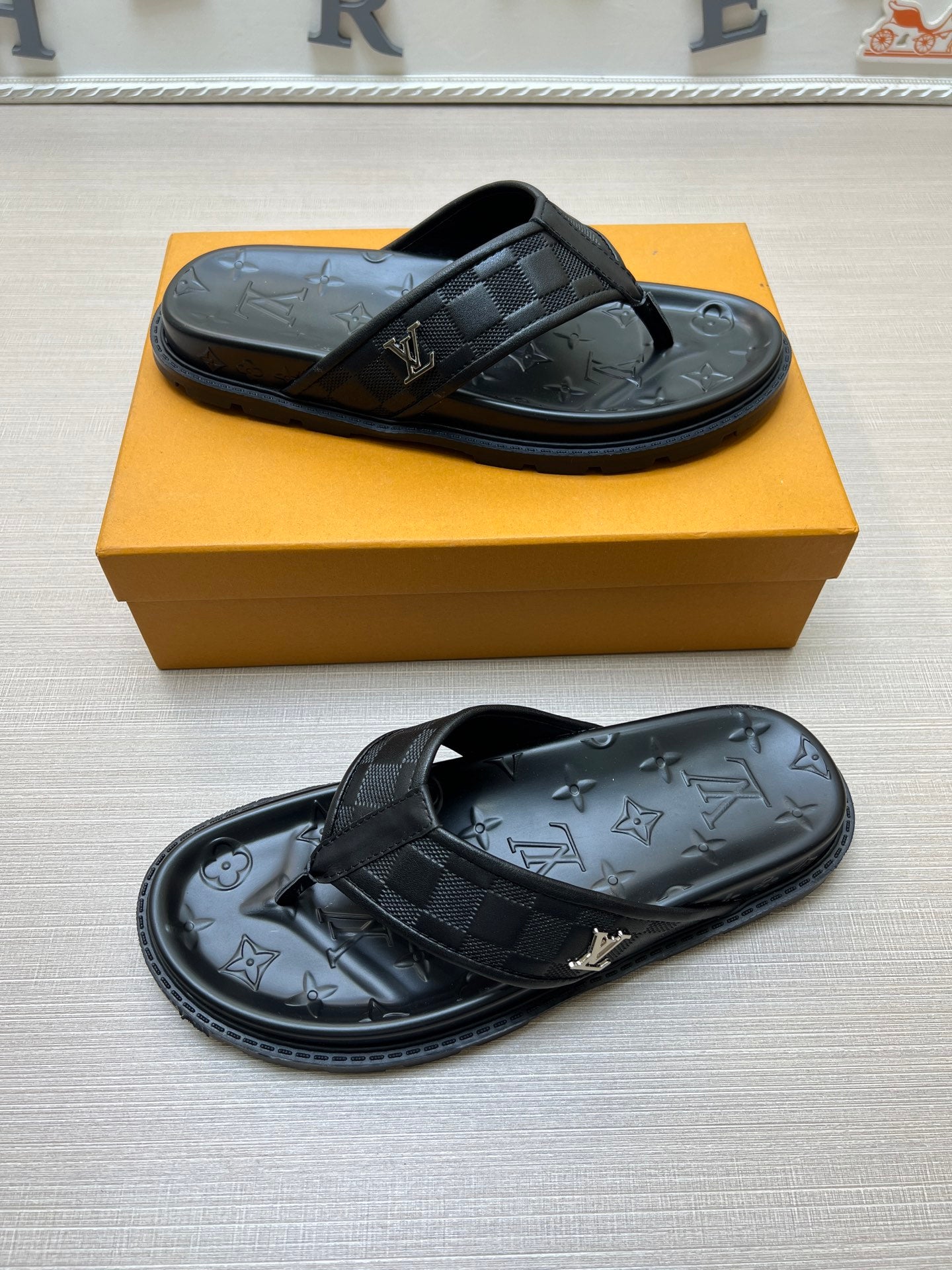 535ZE303Z Popular Slippers