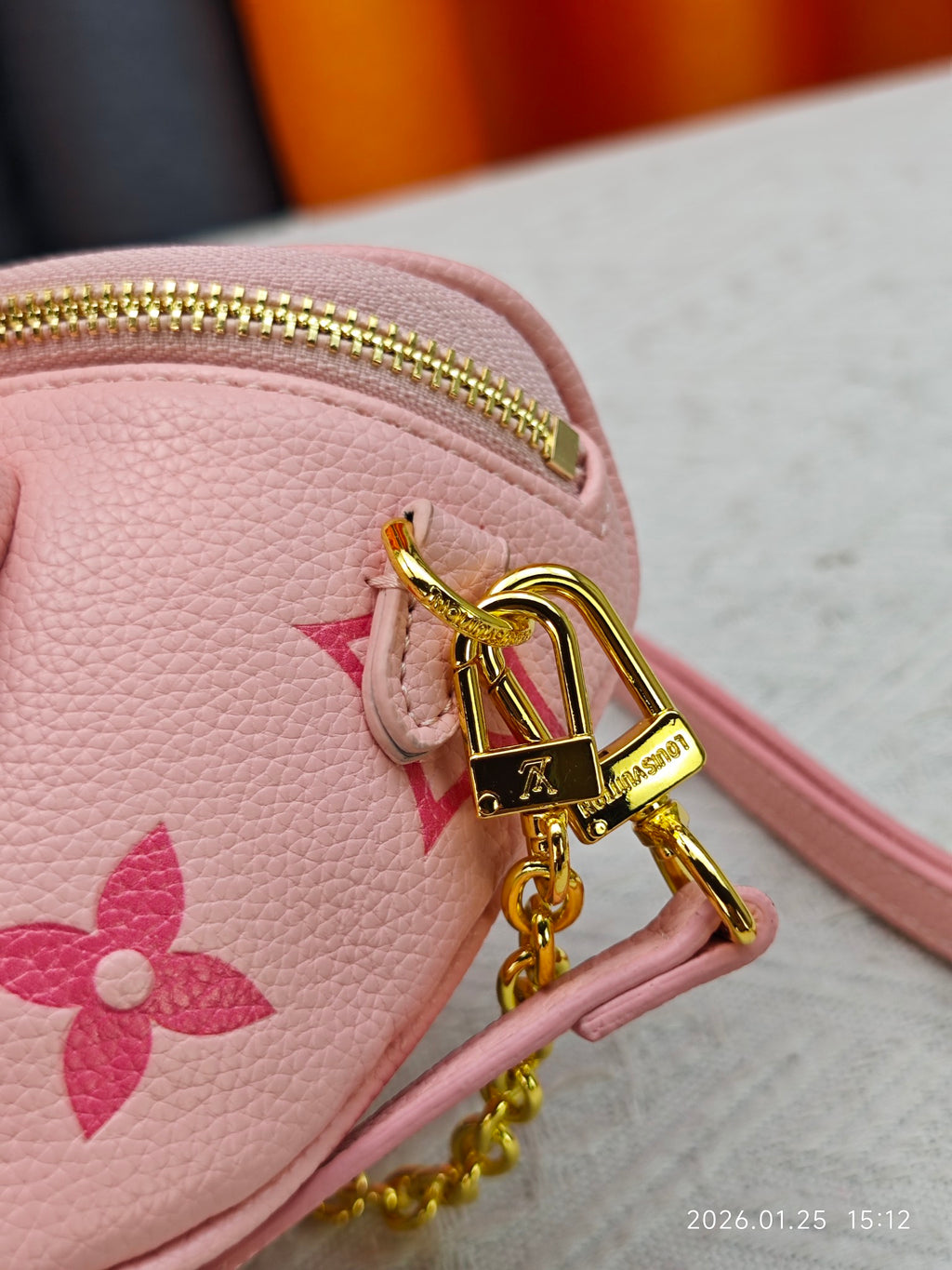 146PE76B Popular leather bag