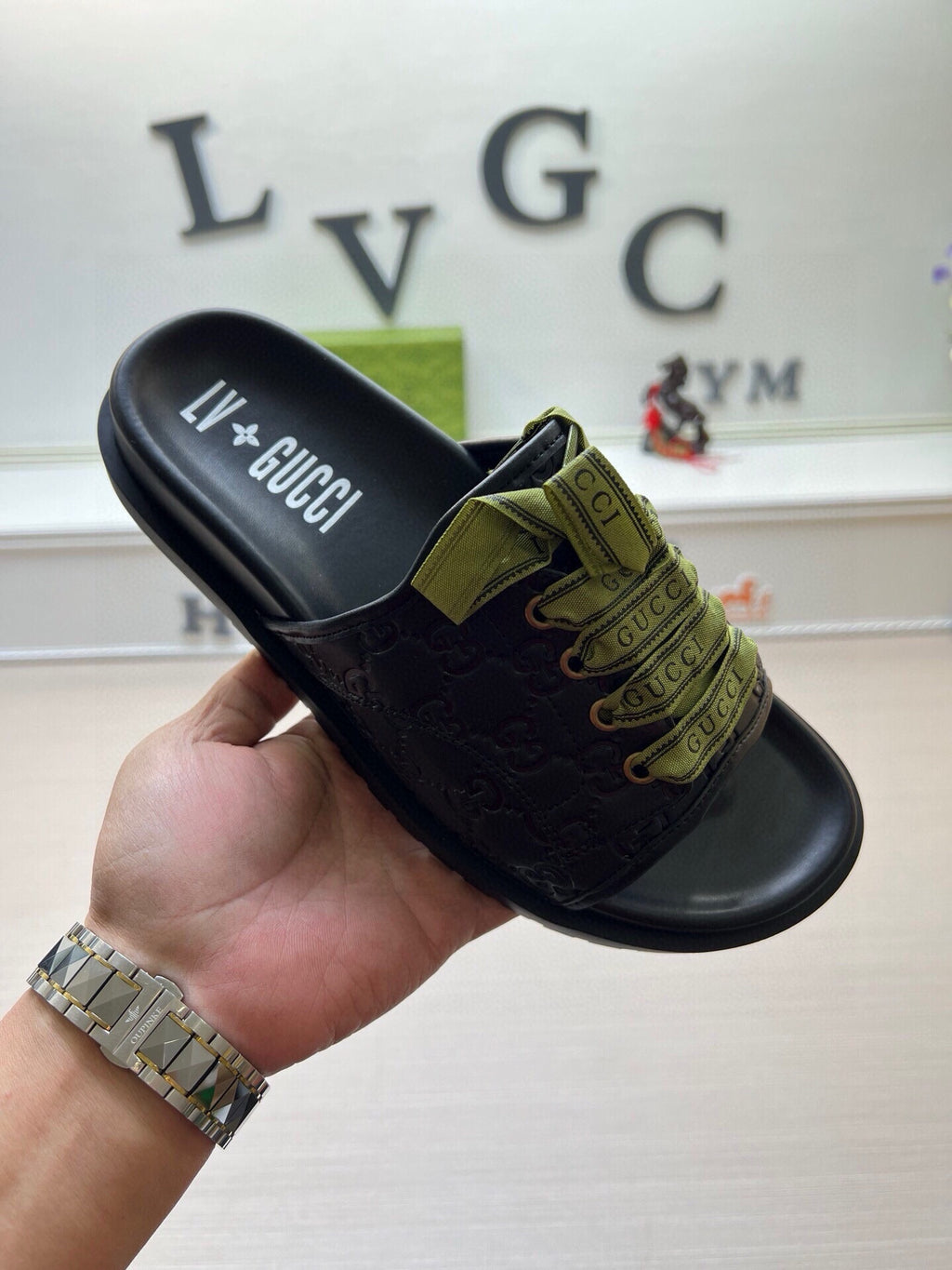 5WB242Z Popular Slippers