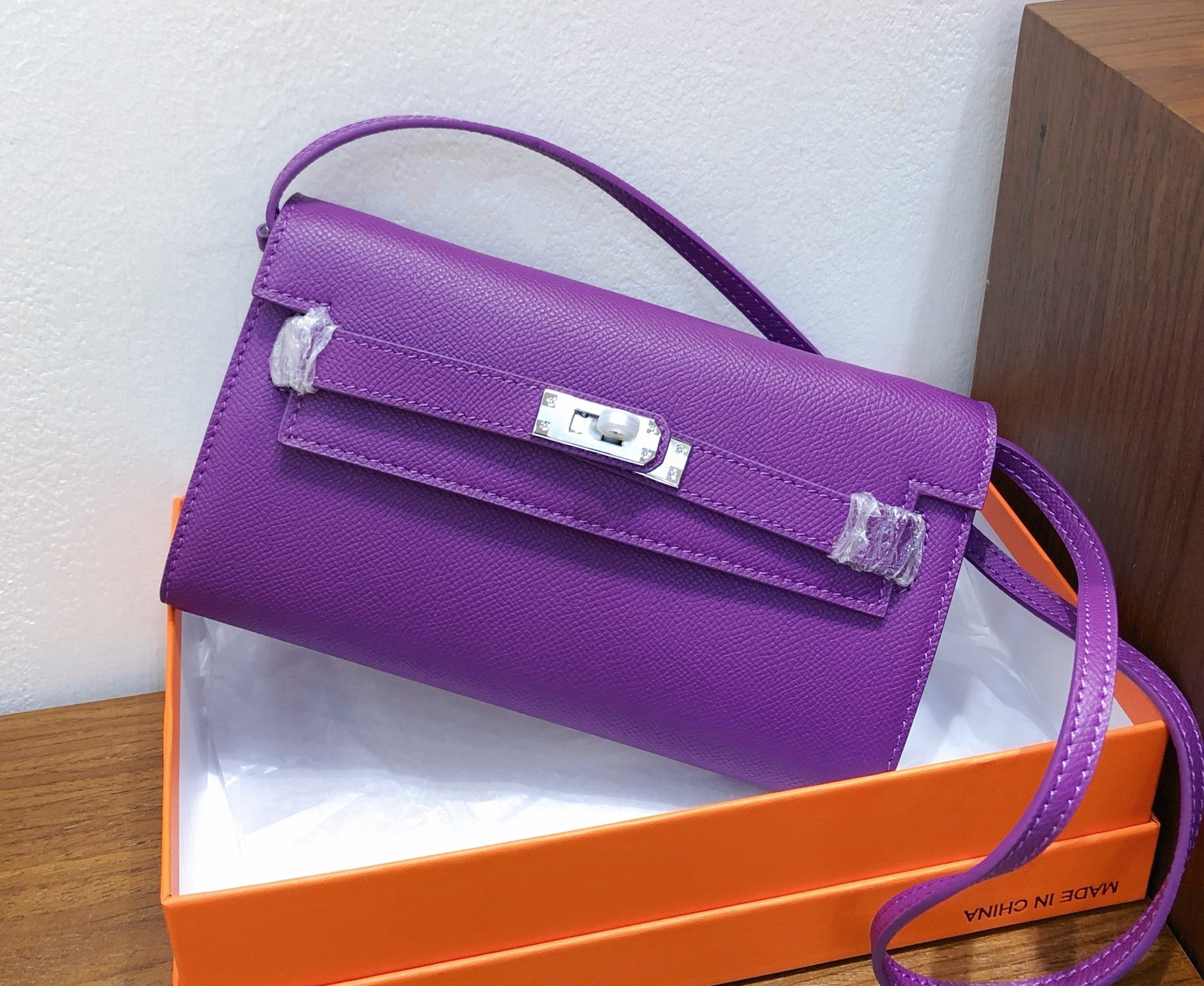 B1X66H10 Popular high-quality leather bag