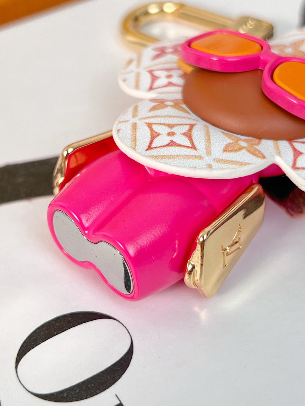 336BE17A Popular bag 's charms accessories