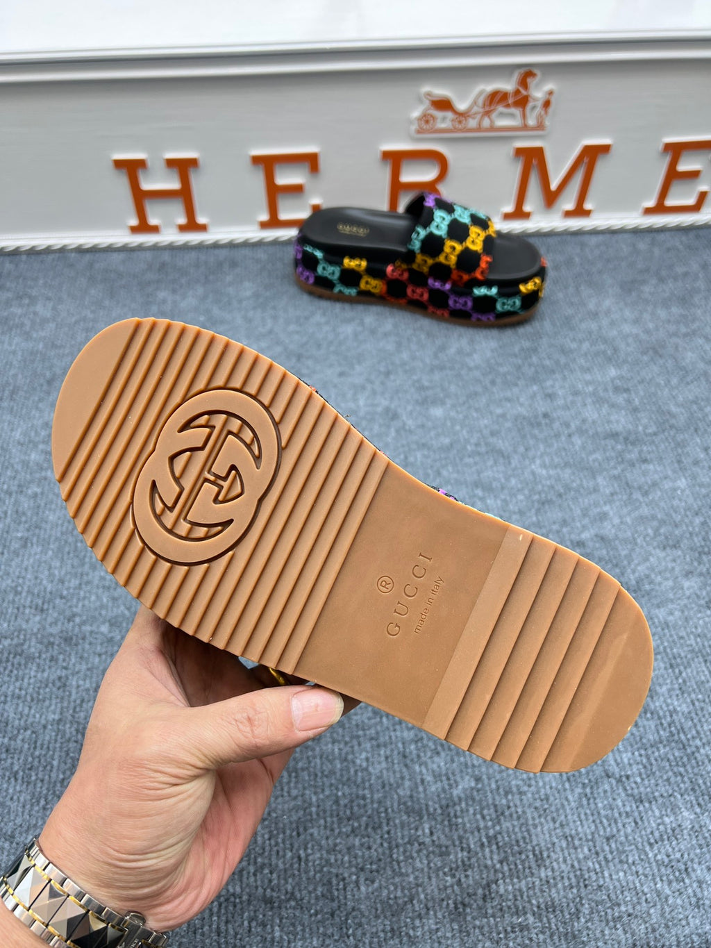 5YB72Z Popular leather sandals