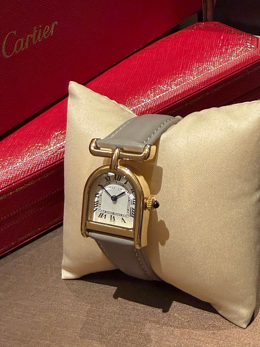 L1R36K104 Popular Watches (The total length of the watch is 23.5cm)