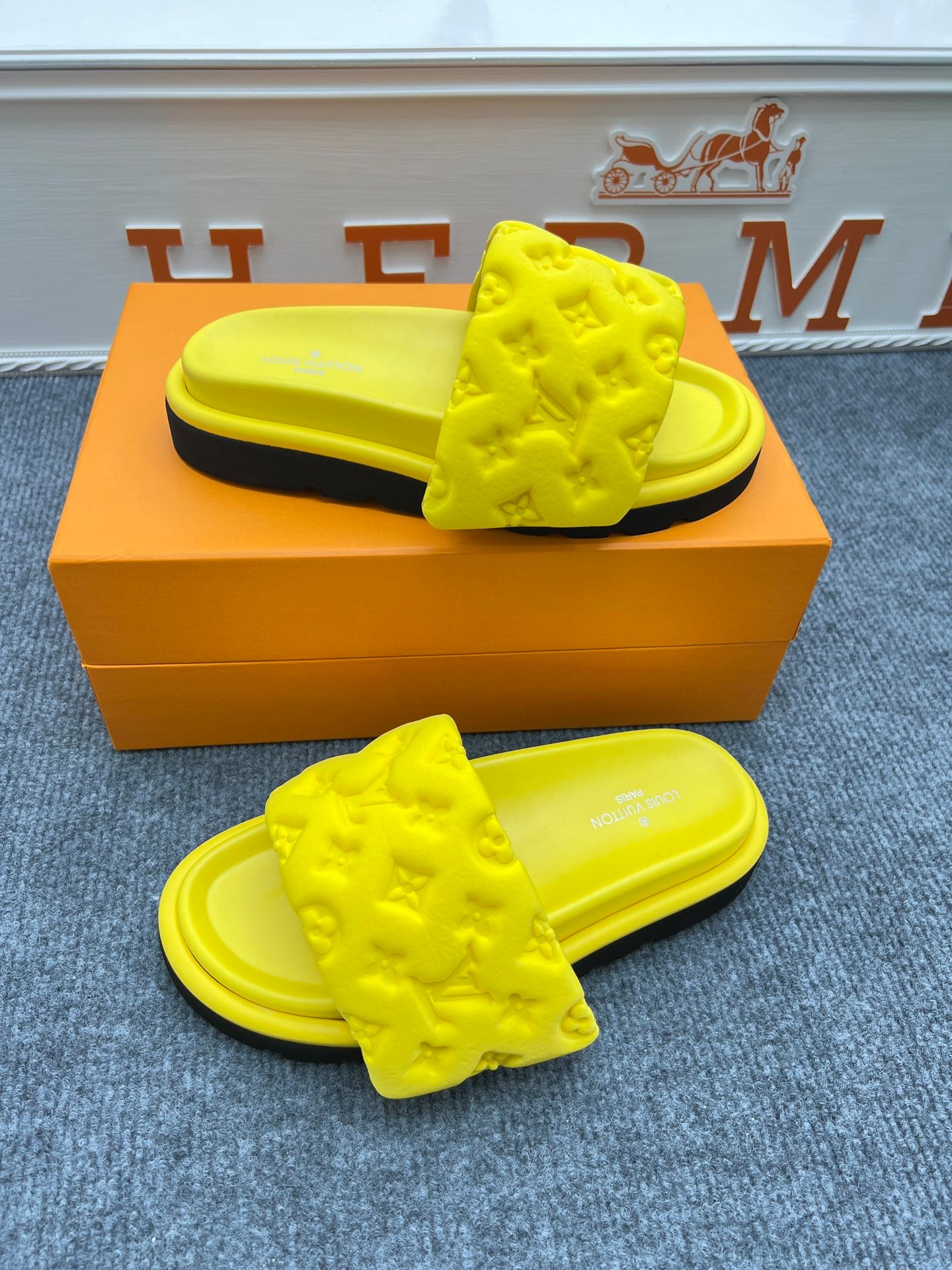 5YE115Z Popular Slippers