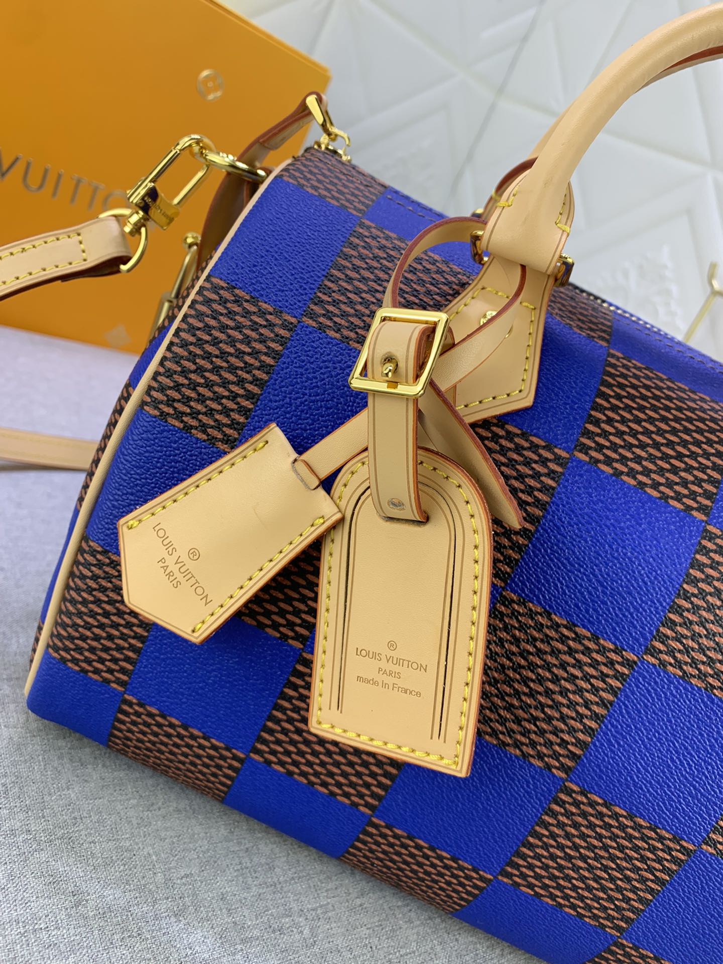 2XE269B Popular  leather bag 