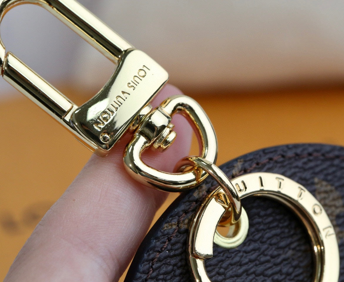 35QE20A Popular bag 's charms accessories