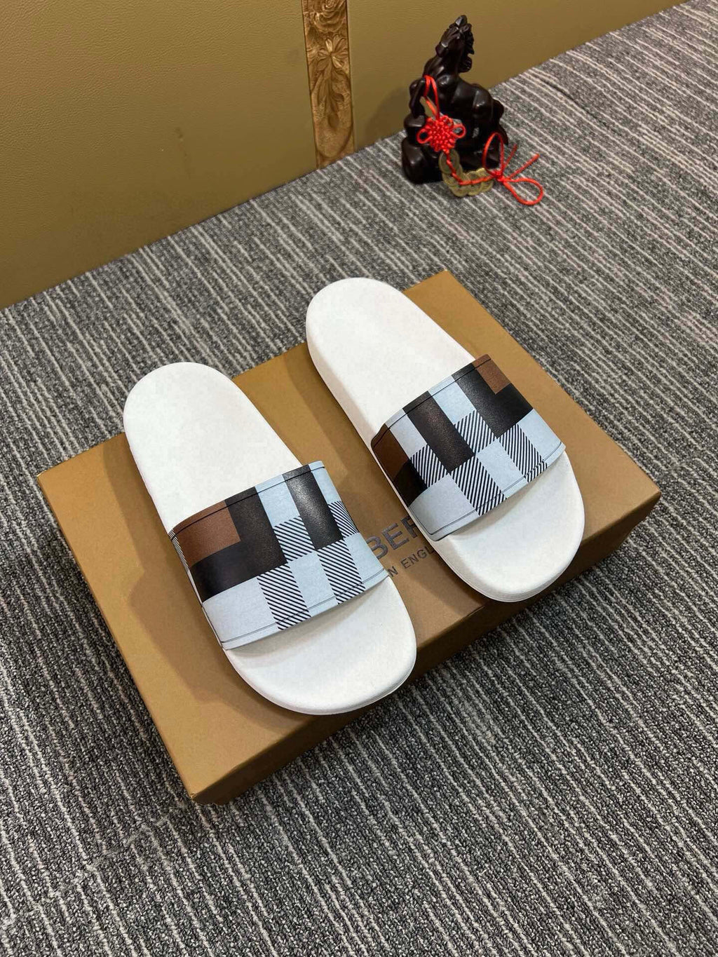 535ZR262Z Popular Slippers