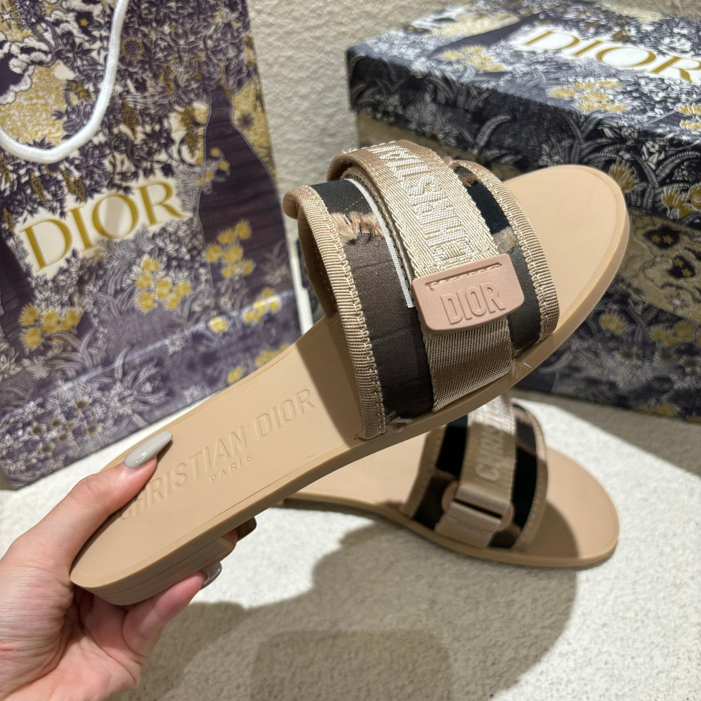 14D17Z Popular slippers
