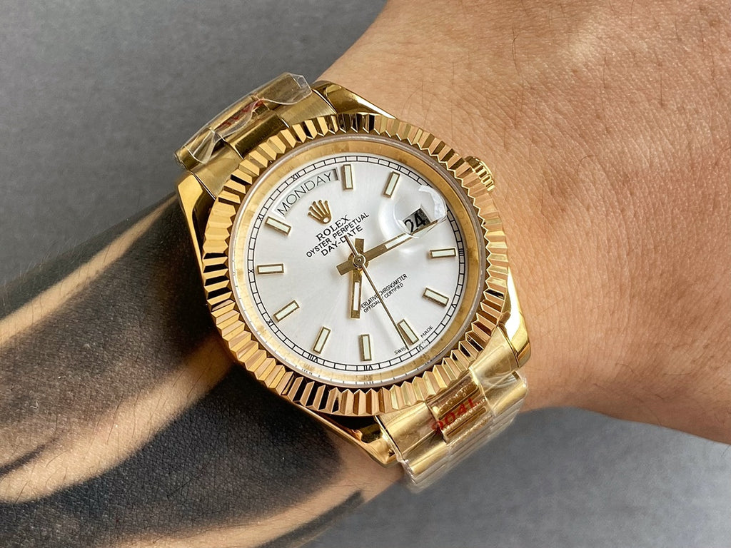 L1R46L136 Popular watches