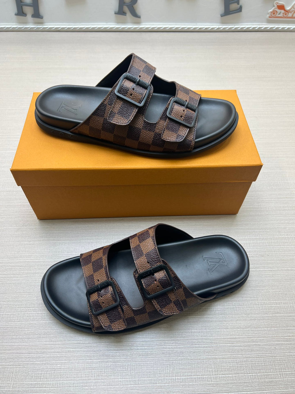 54E60Z Popular slippers