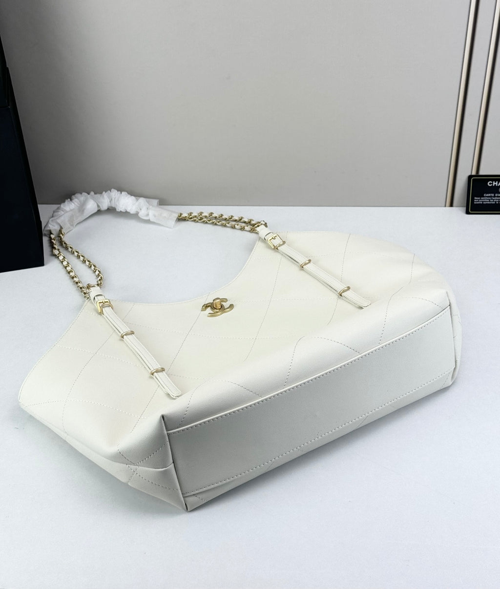 146PC11B Popular leather bag