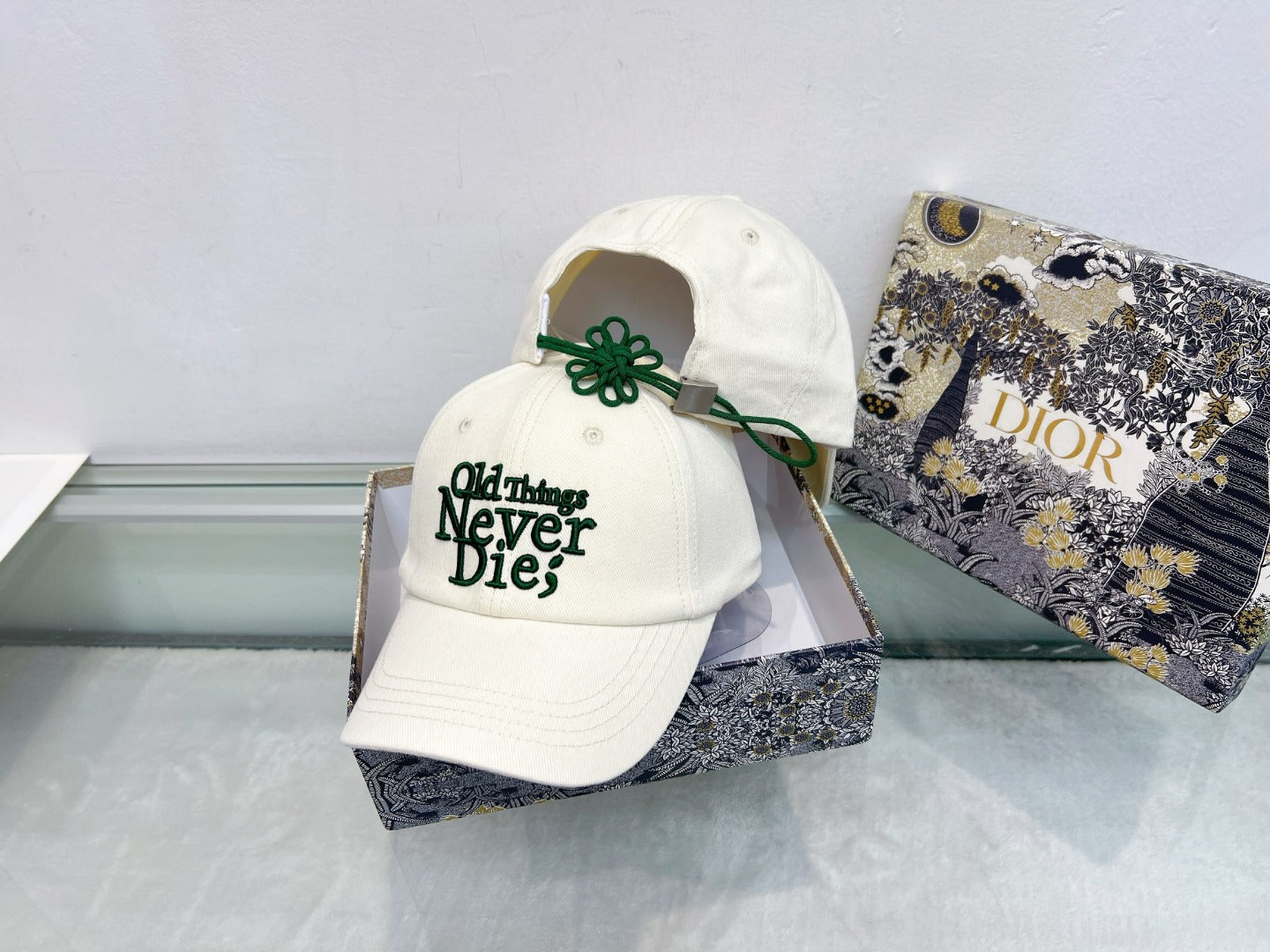 16XA13M Popular hats