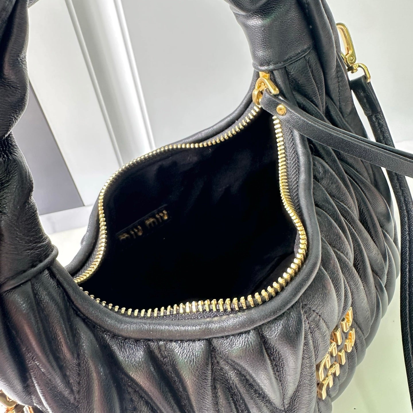 B1P46A121 Popular leather bag（29x24x10cm）