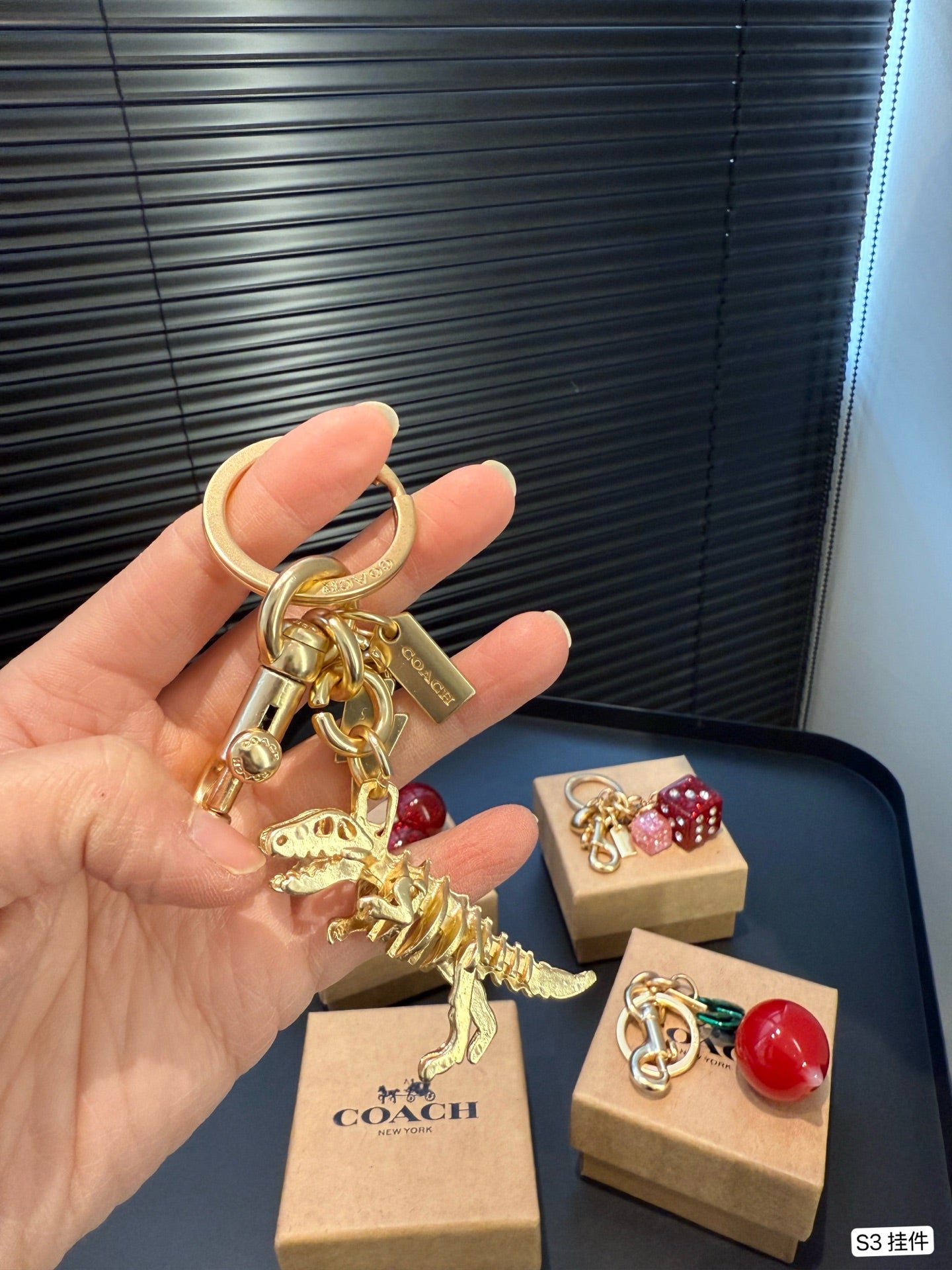 35ZB40A Popular bag 's charms accessories