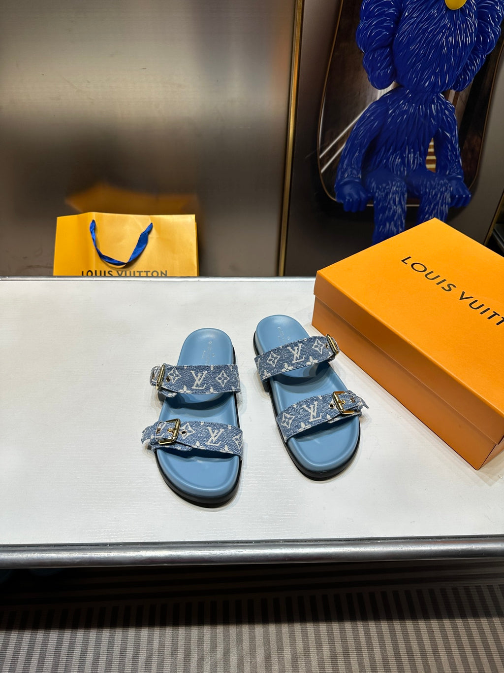 14E10Z Popular sandals