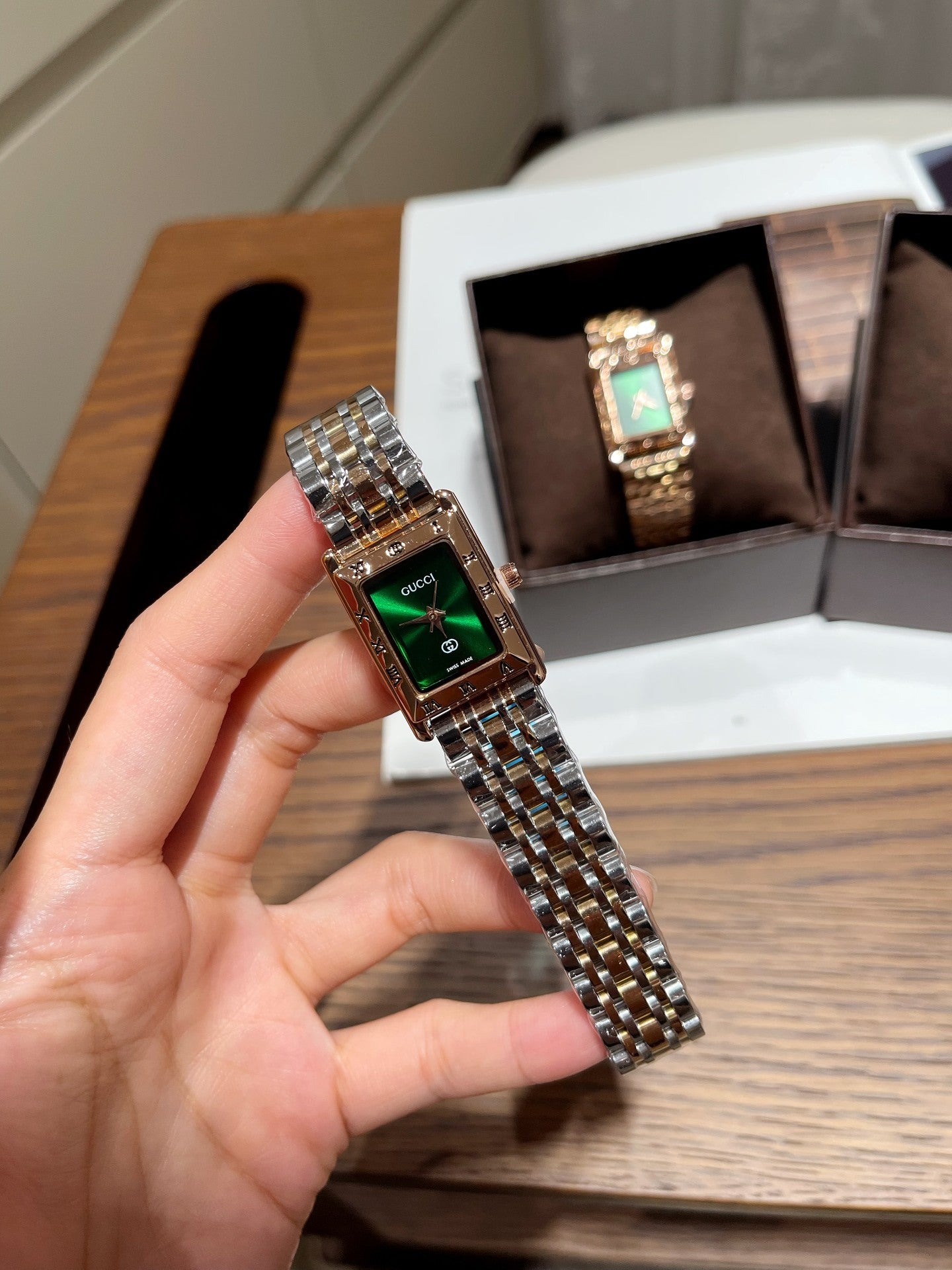 136RB82L Popular Watches