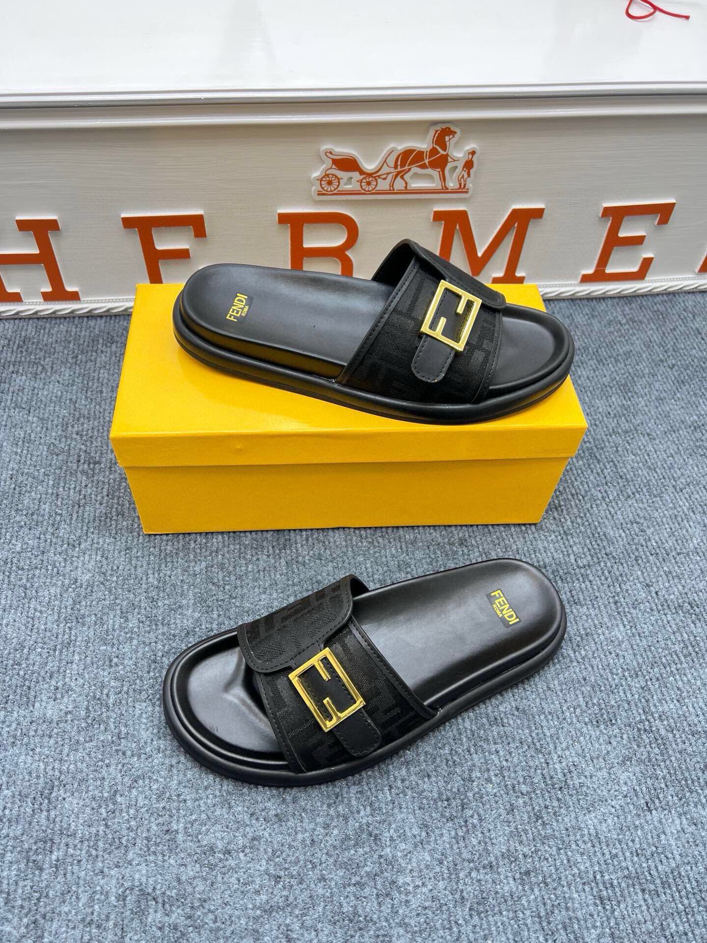 54F37Z Popular slippers