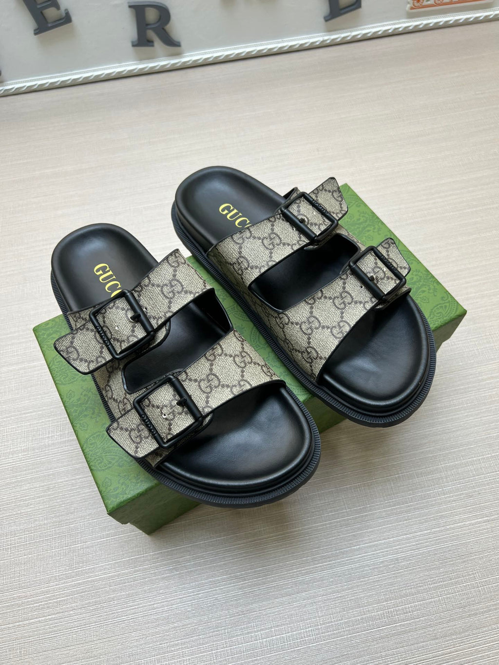 54B90Z Popular slippers