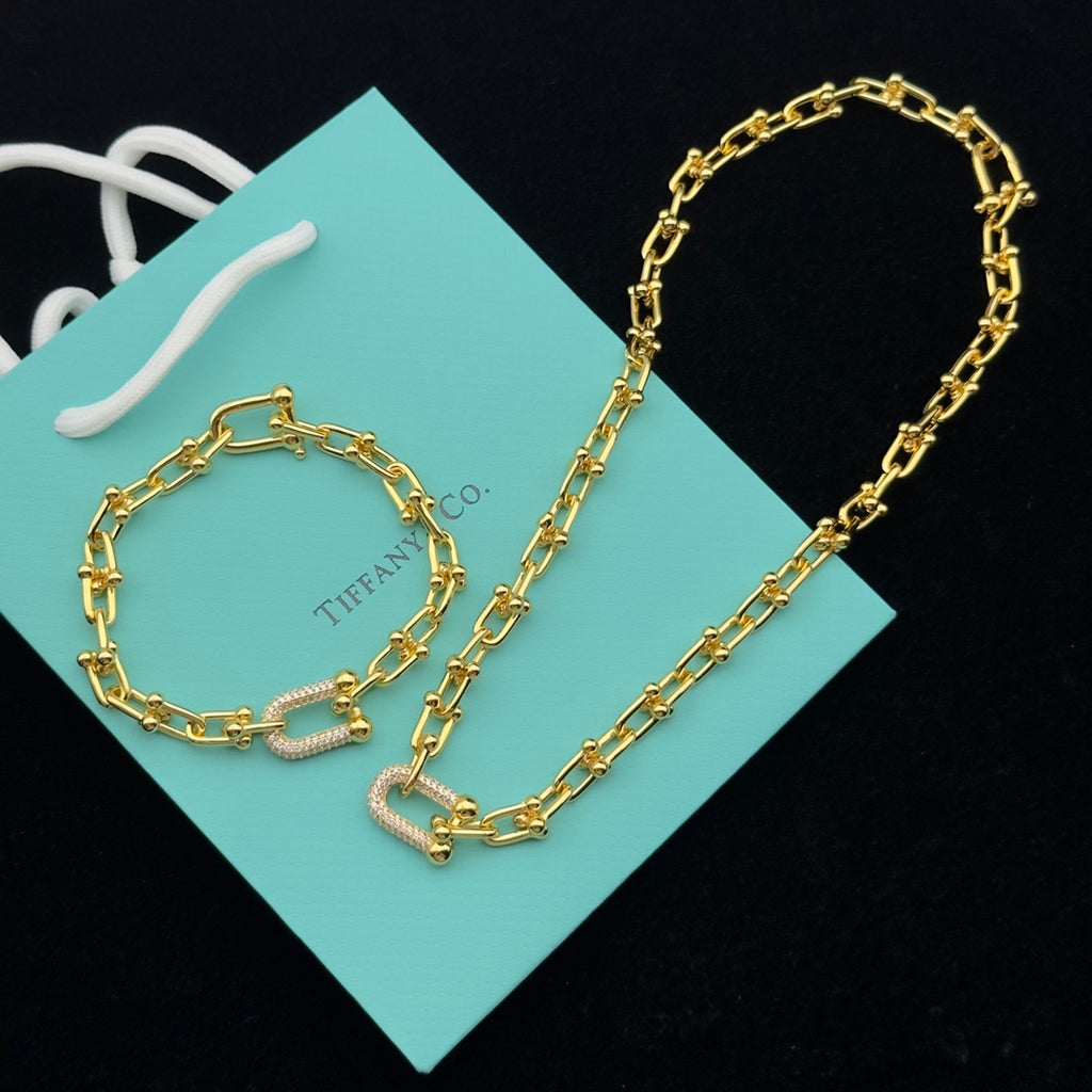 8XT31X  Popular    Earring Bracelets Necklaces