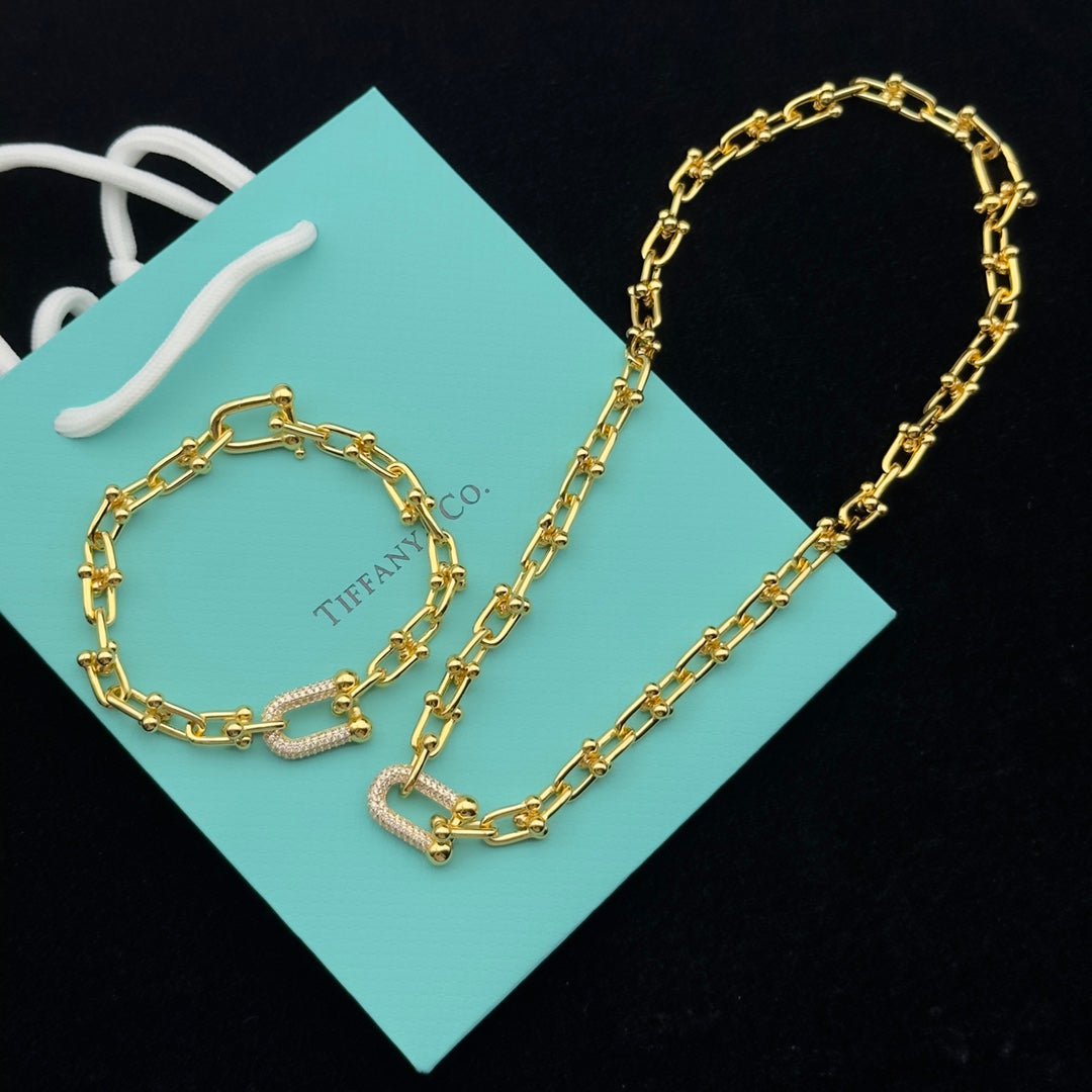 8XT31X  Popular    Earring Bracelets Necklaces