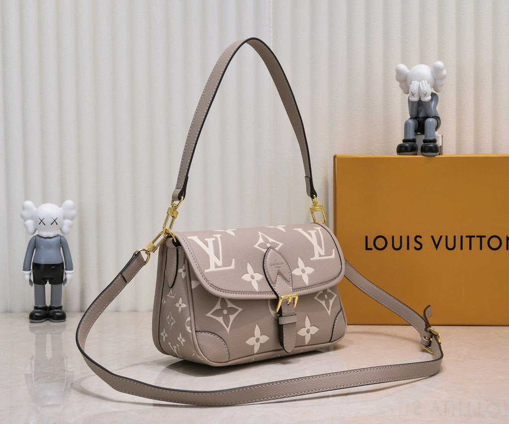 136PE40B Popular leather bag