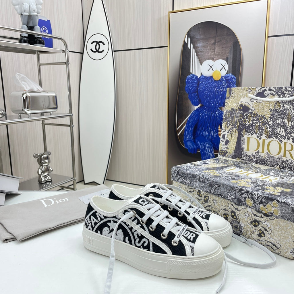 1XD66Z Popular shoes