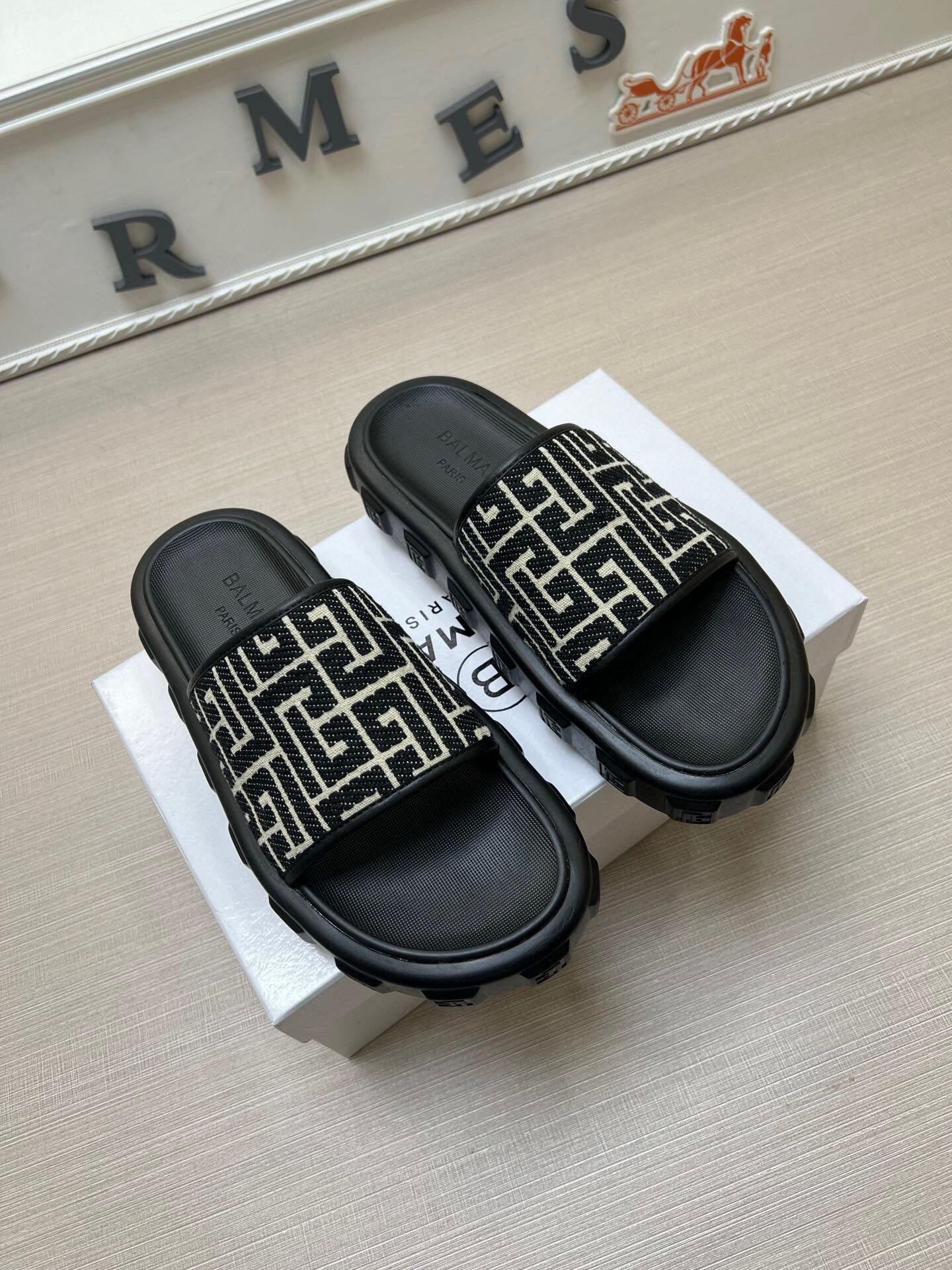 54A21Z Popular slippers