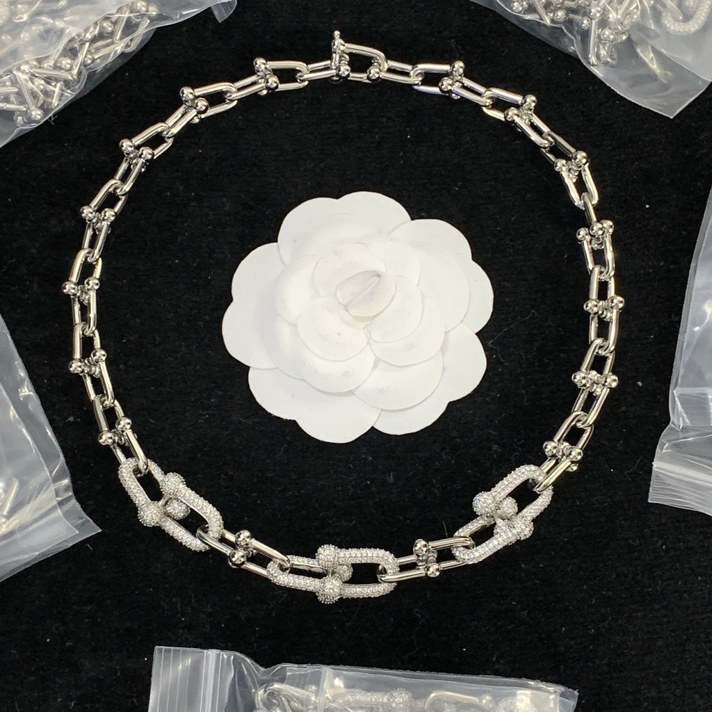 8XT32X  Popular   Earring Bracelets Necklaces